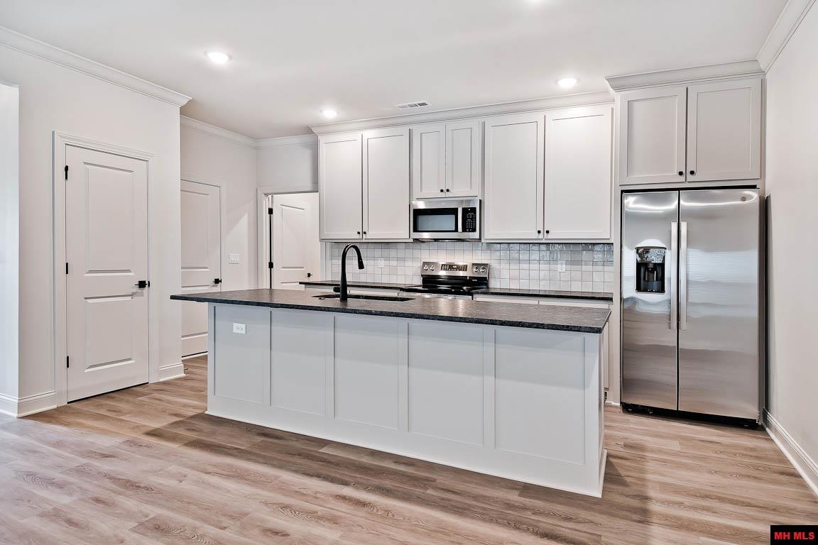 1035 Nottington Street