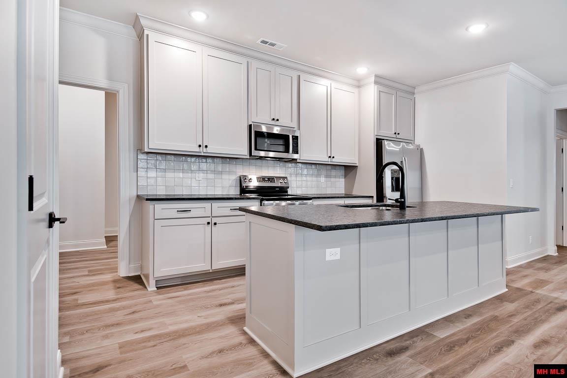 1035 Nottington Street