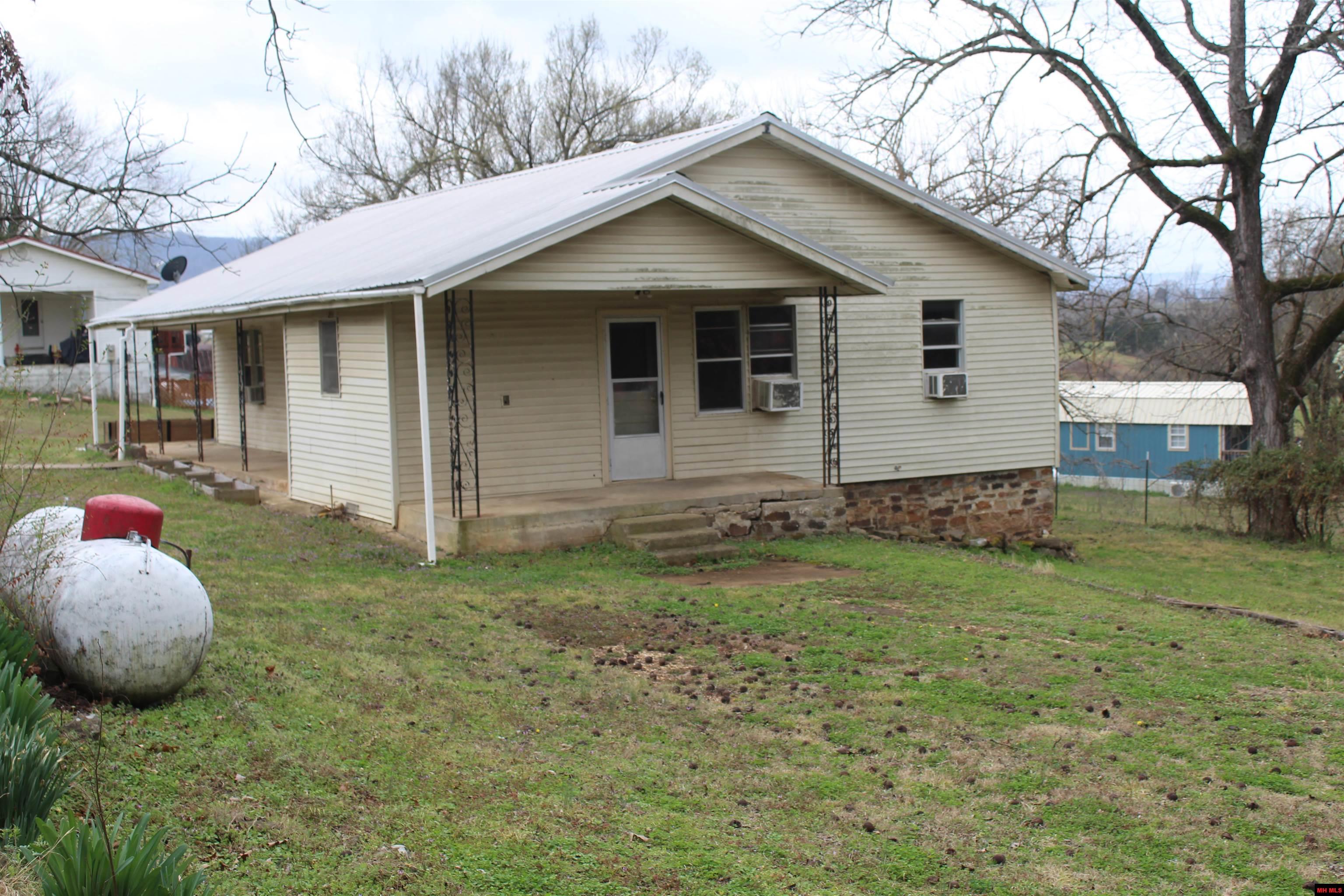 400 CANAAN ROAD Marshall, AR