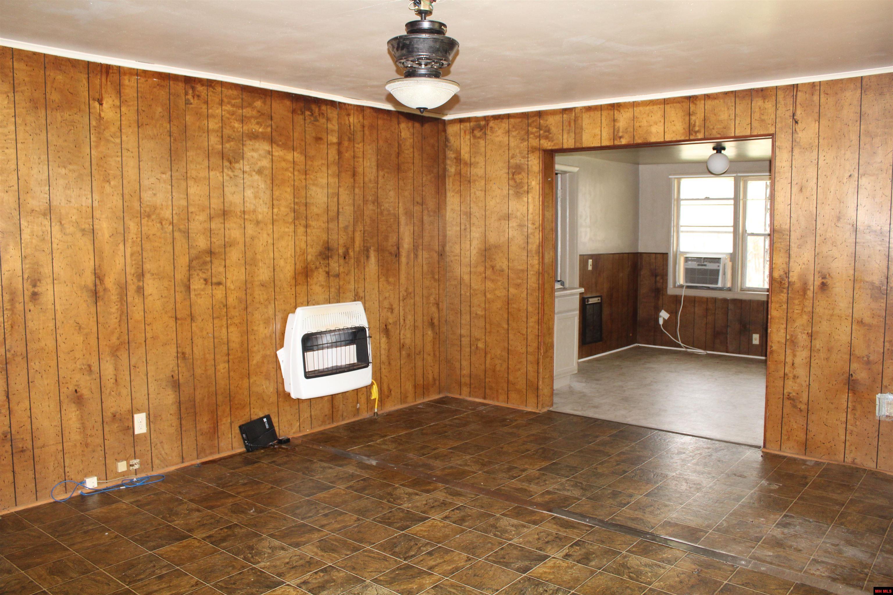 400 CANAAN ROAD Marshall, AR