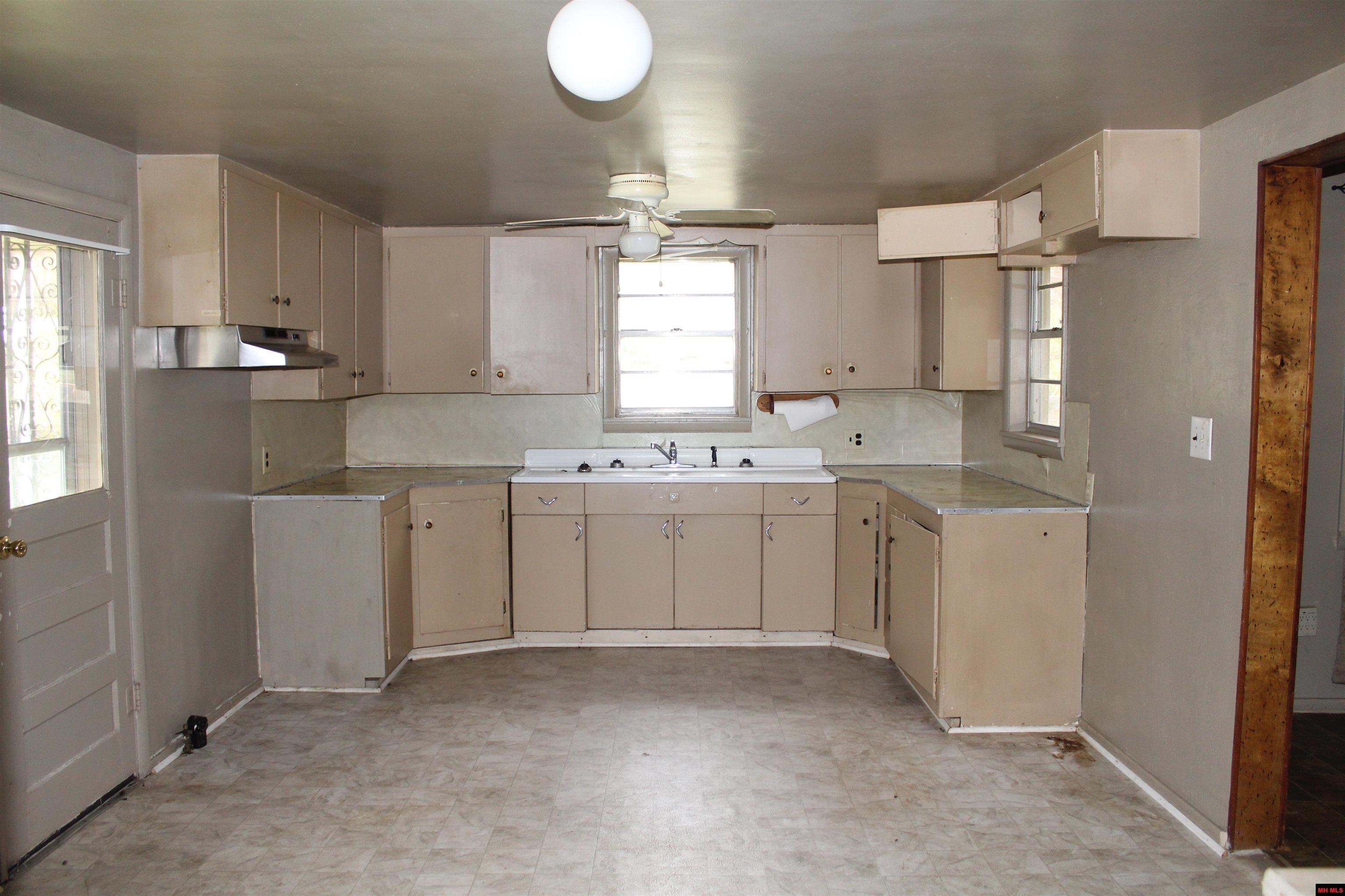 400 CANAAN ROAD Marshall, AR