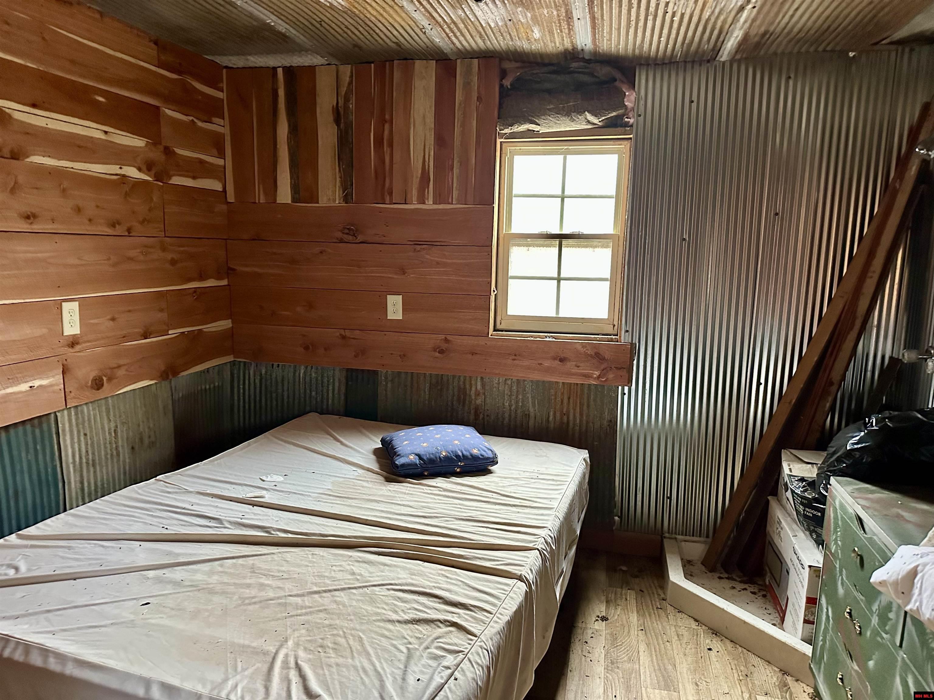 001-09782-000 Redbird Lane