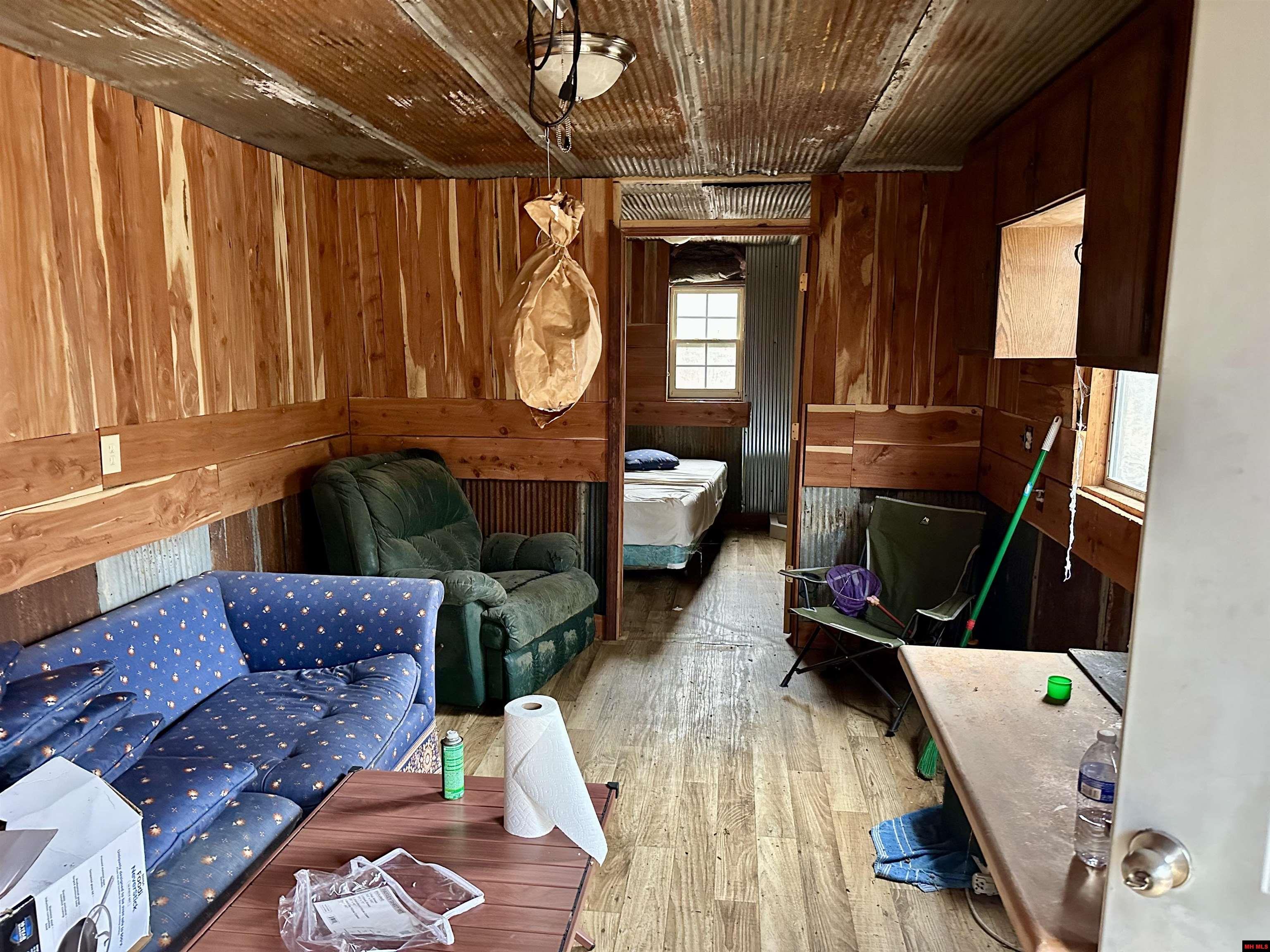 001-09782-000 Redbird Lane