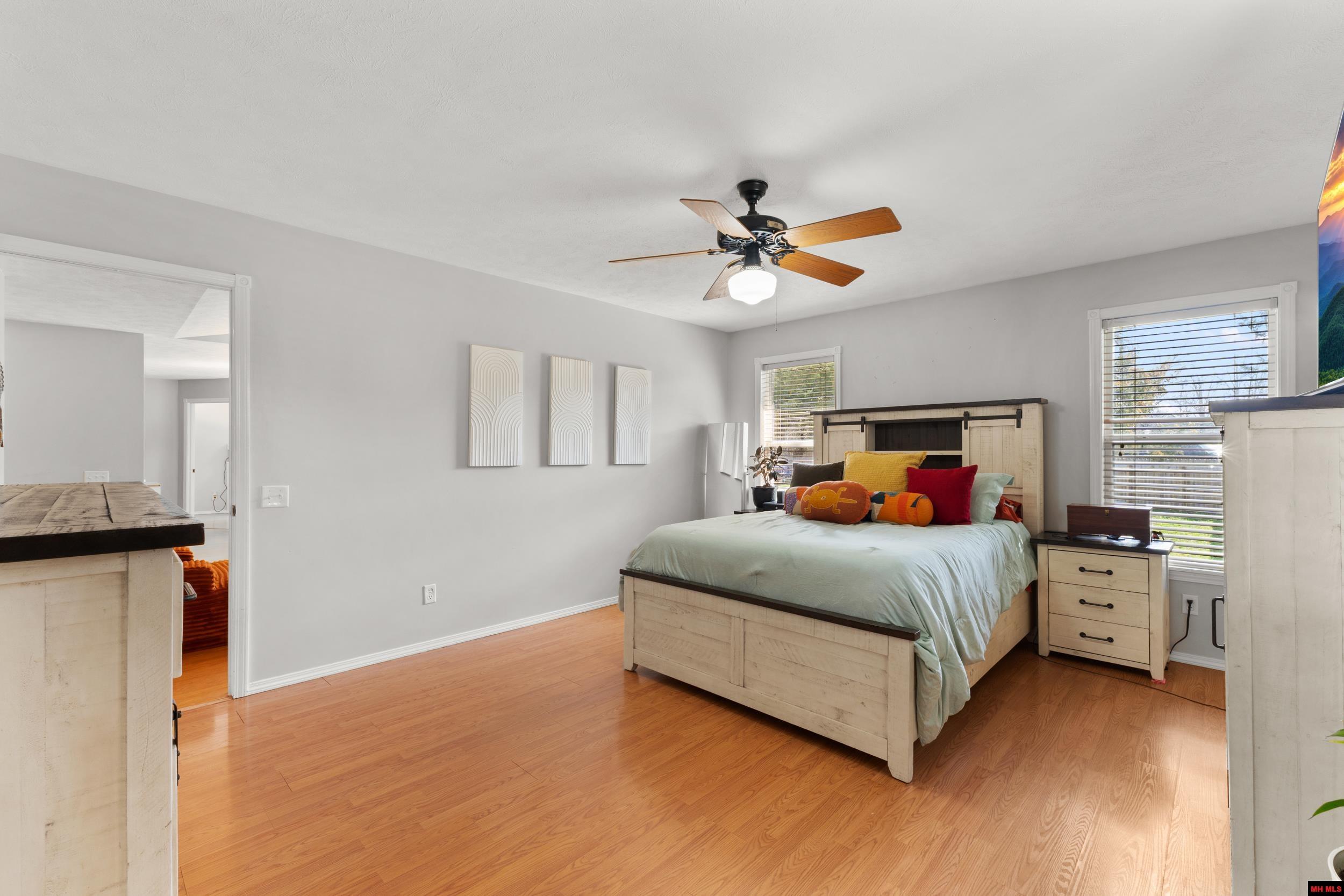 180 Contemporary Drive