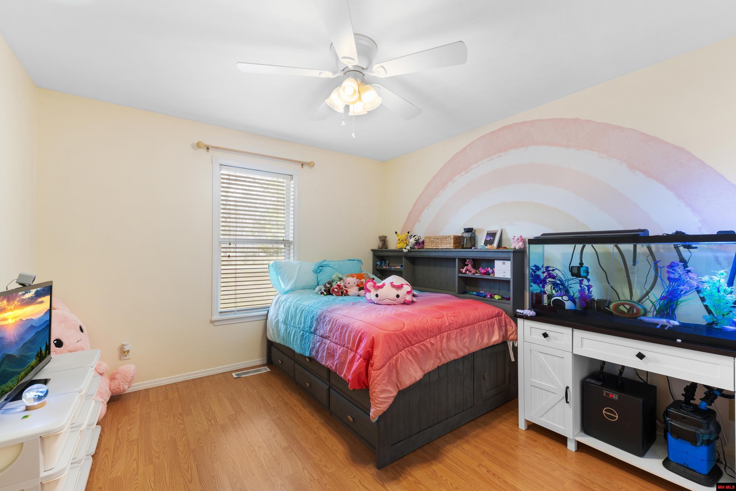 180 Contemporary Drive