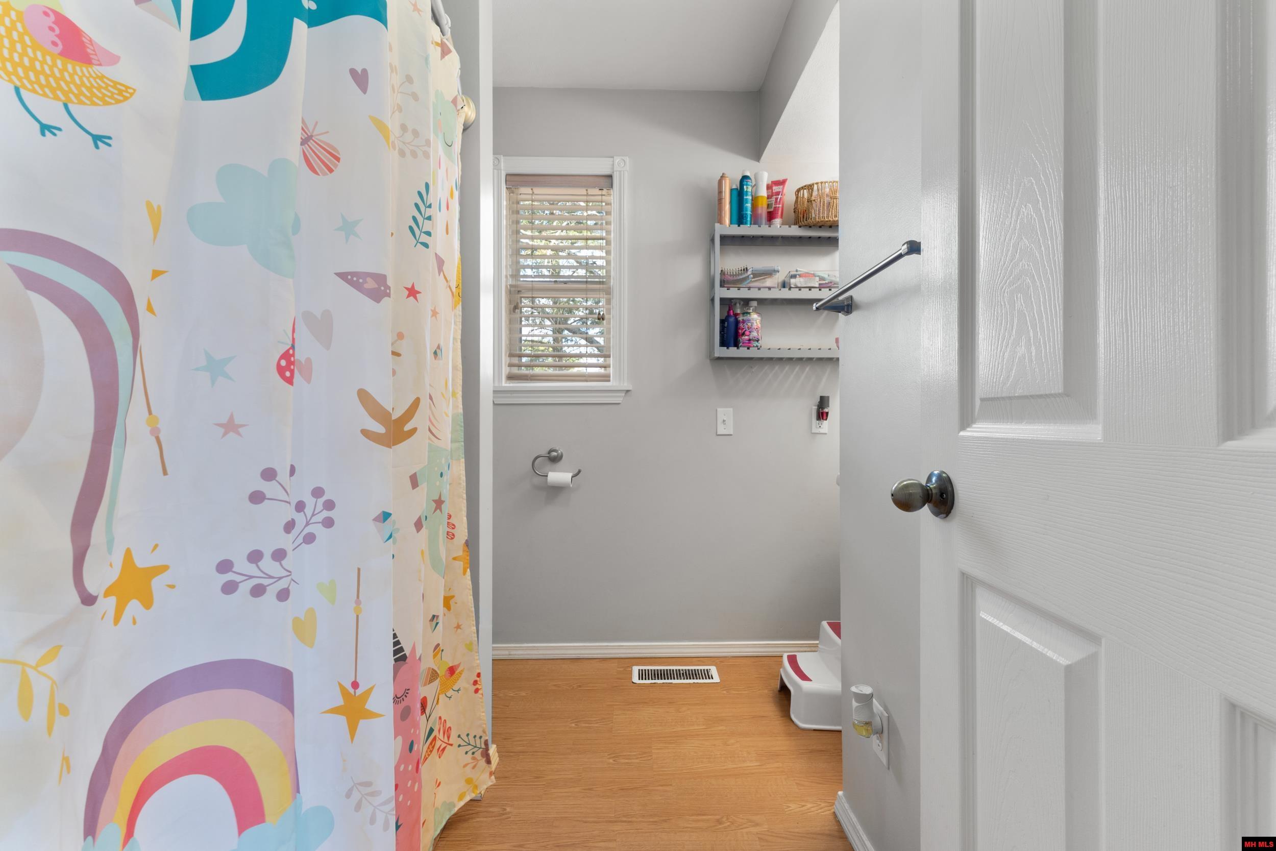 180 Contemporary Drive