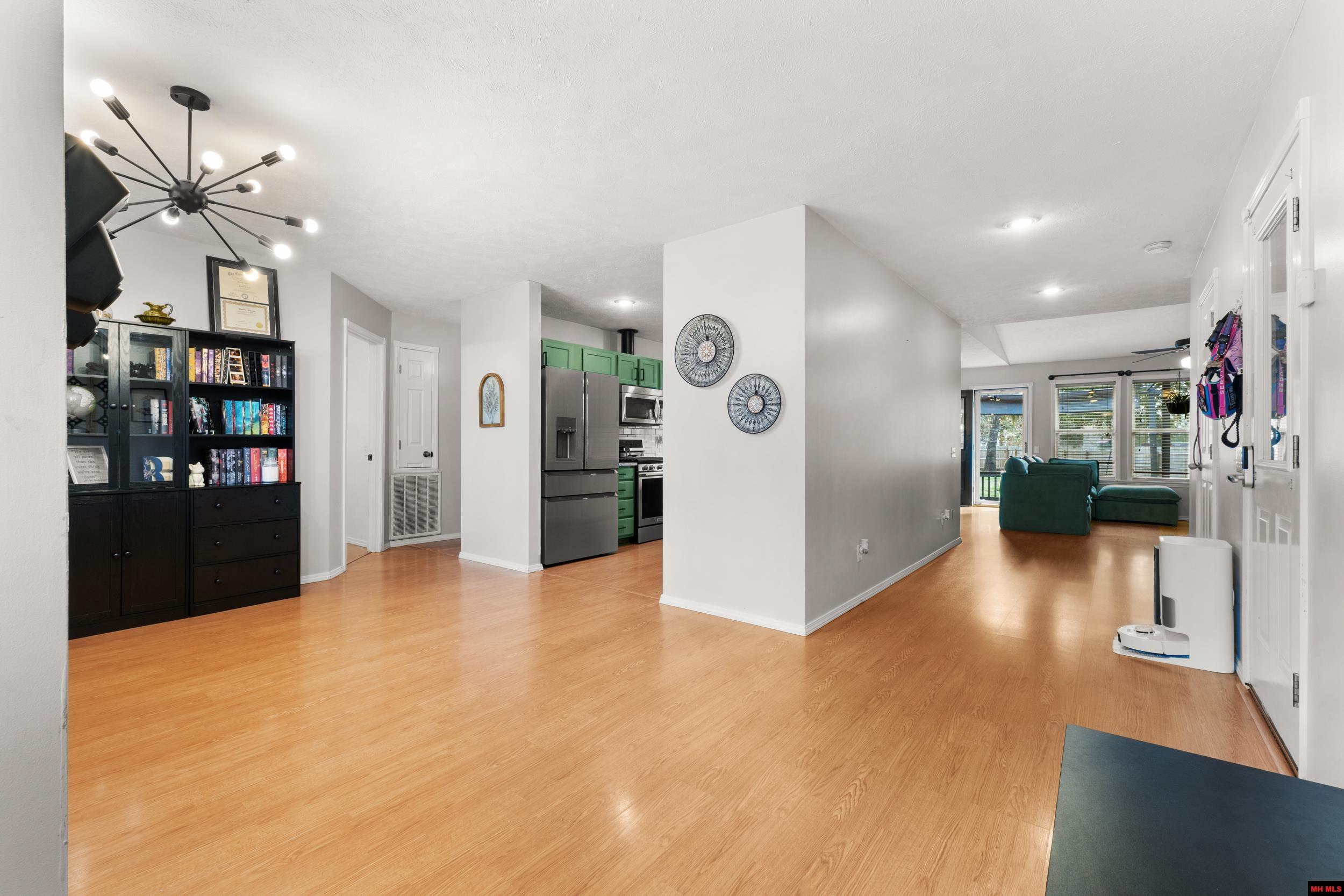 180 Contemporary Drive