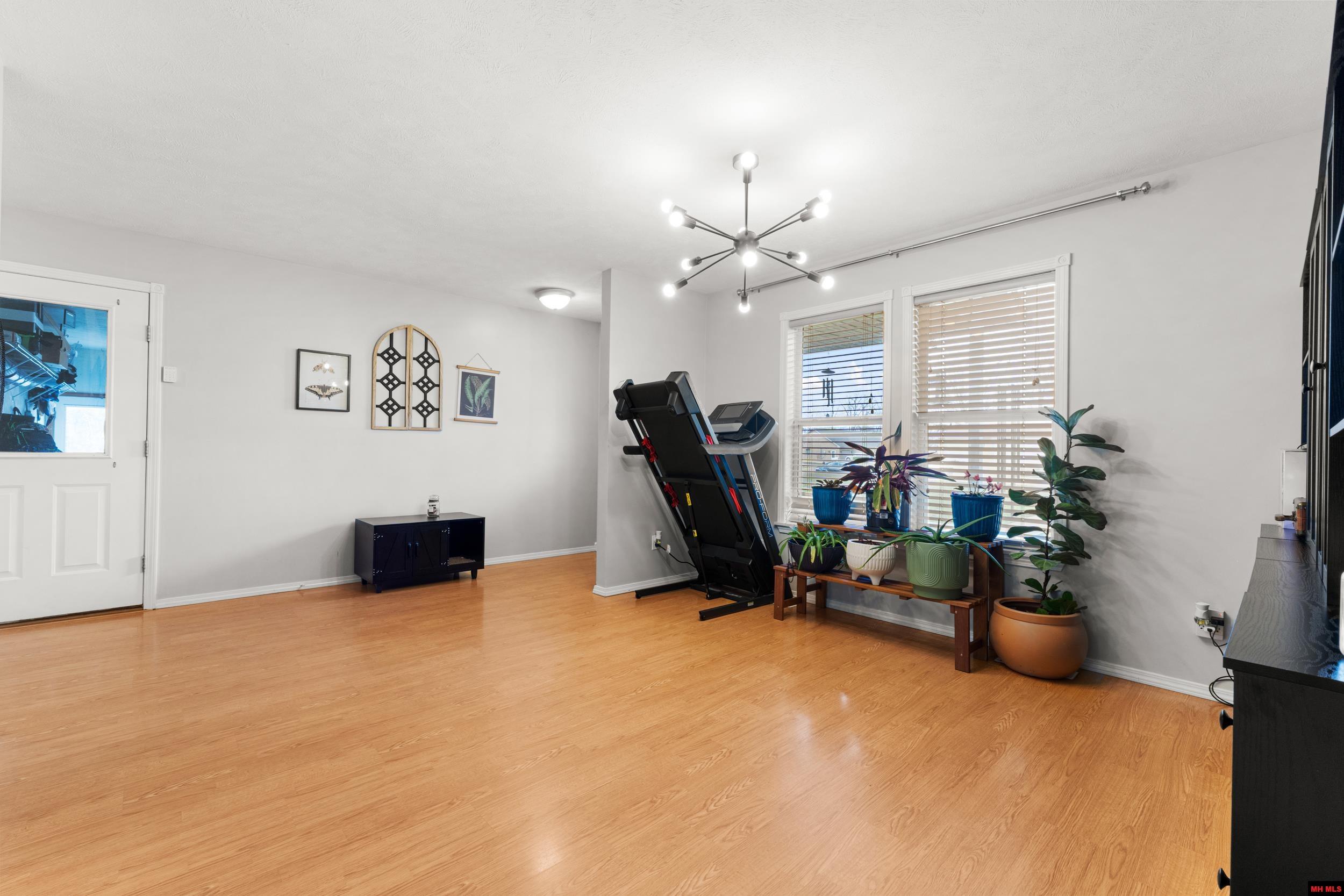 180 Contemporary Drive