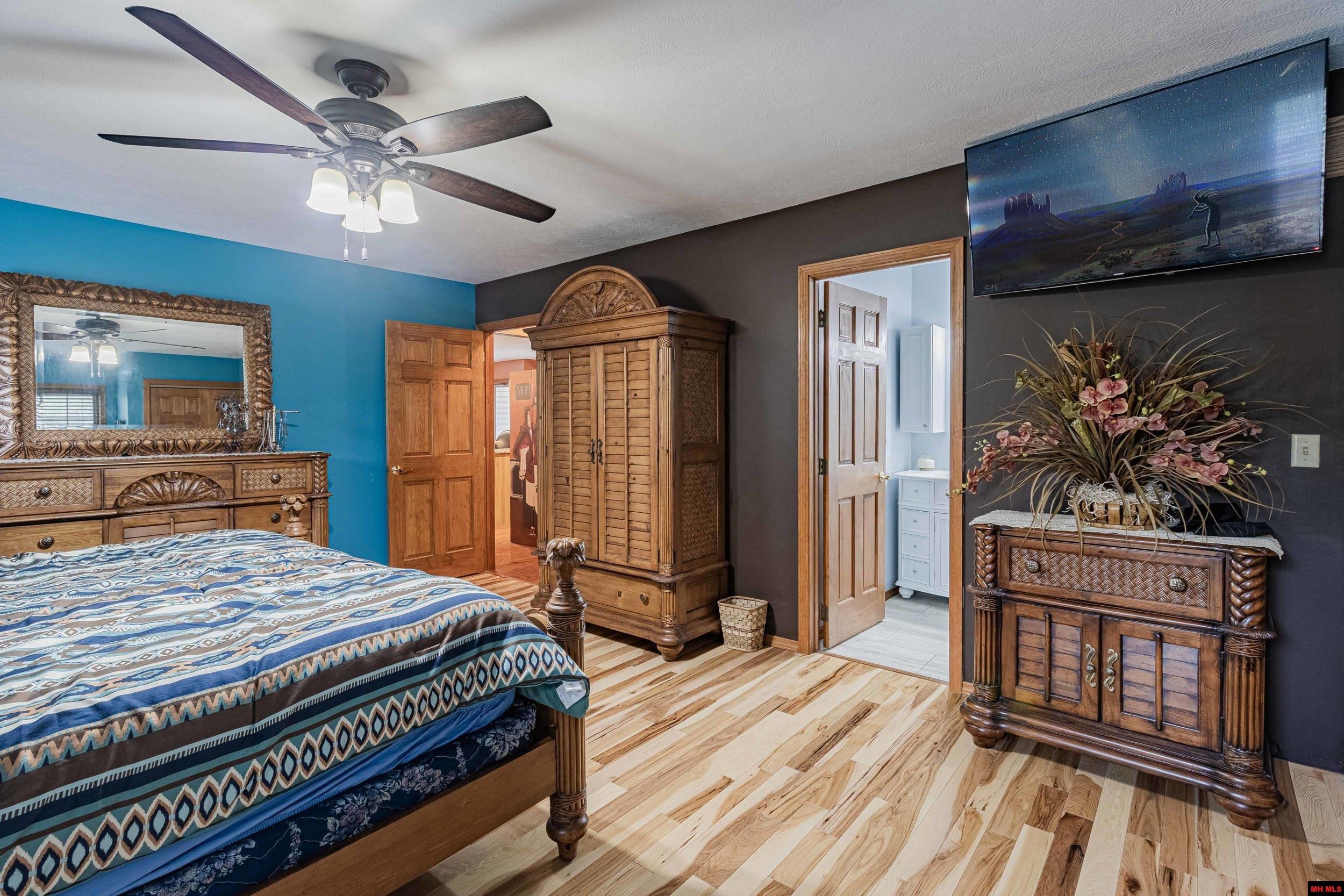 110 Lake Forest Circle