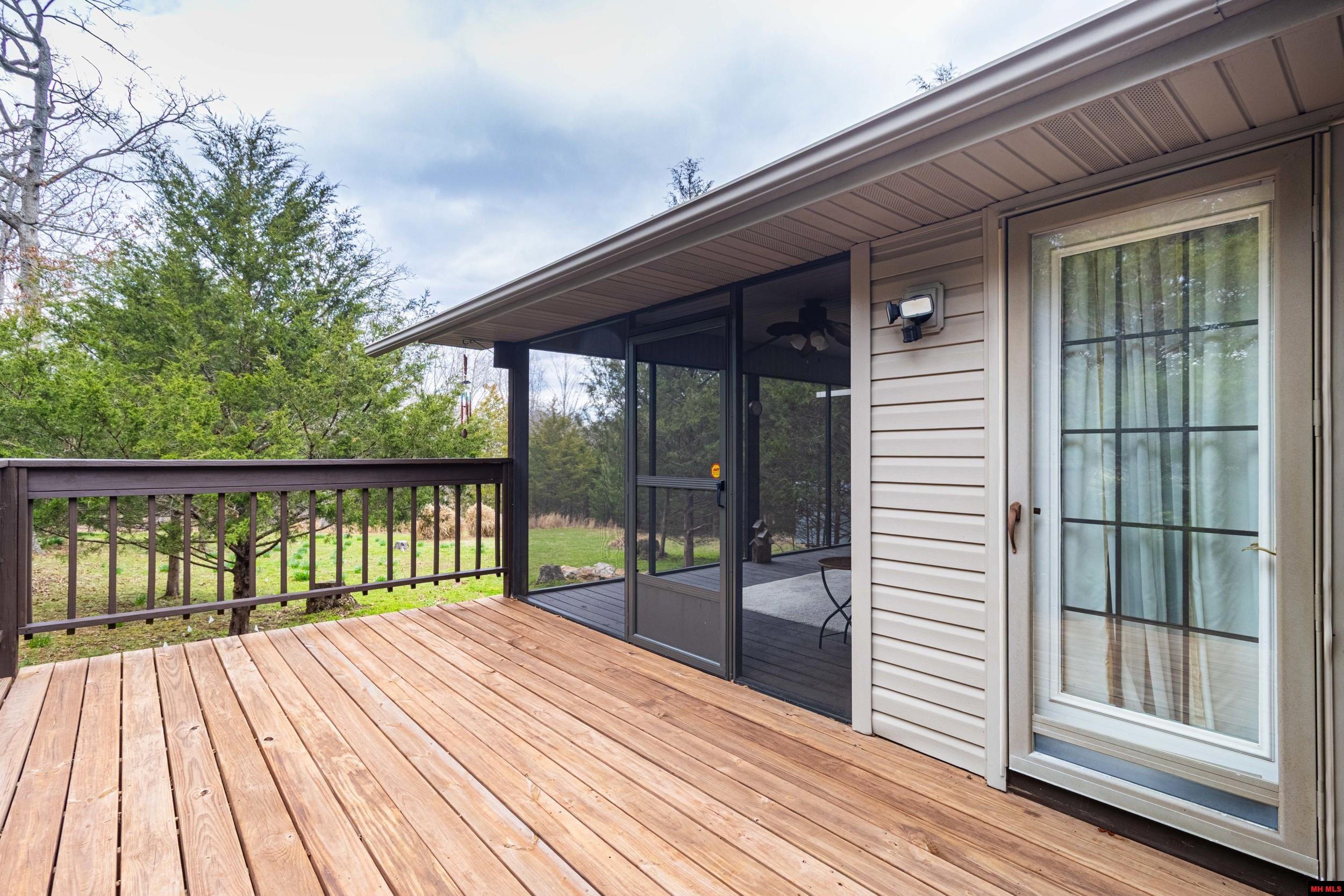 110 Lake Forest Circle