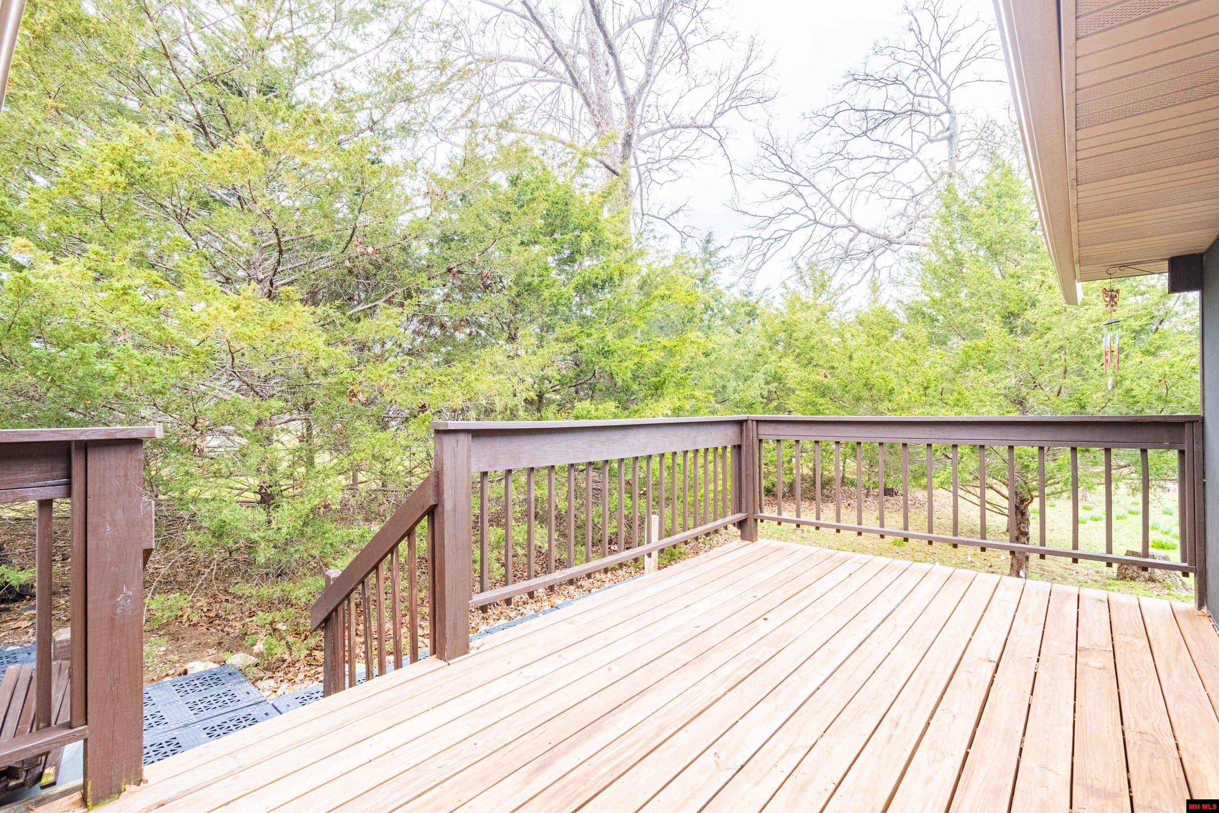 110 Lake Forest Circle