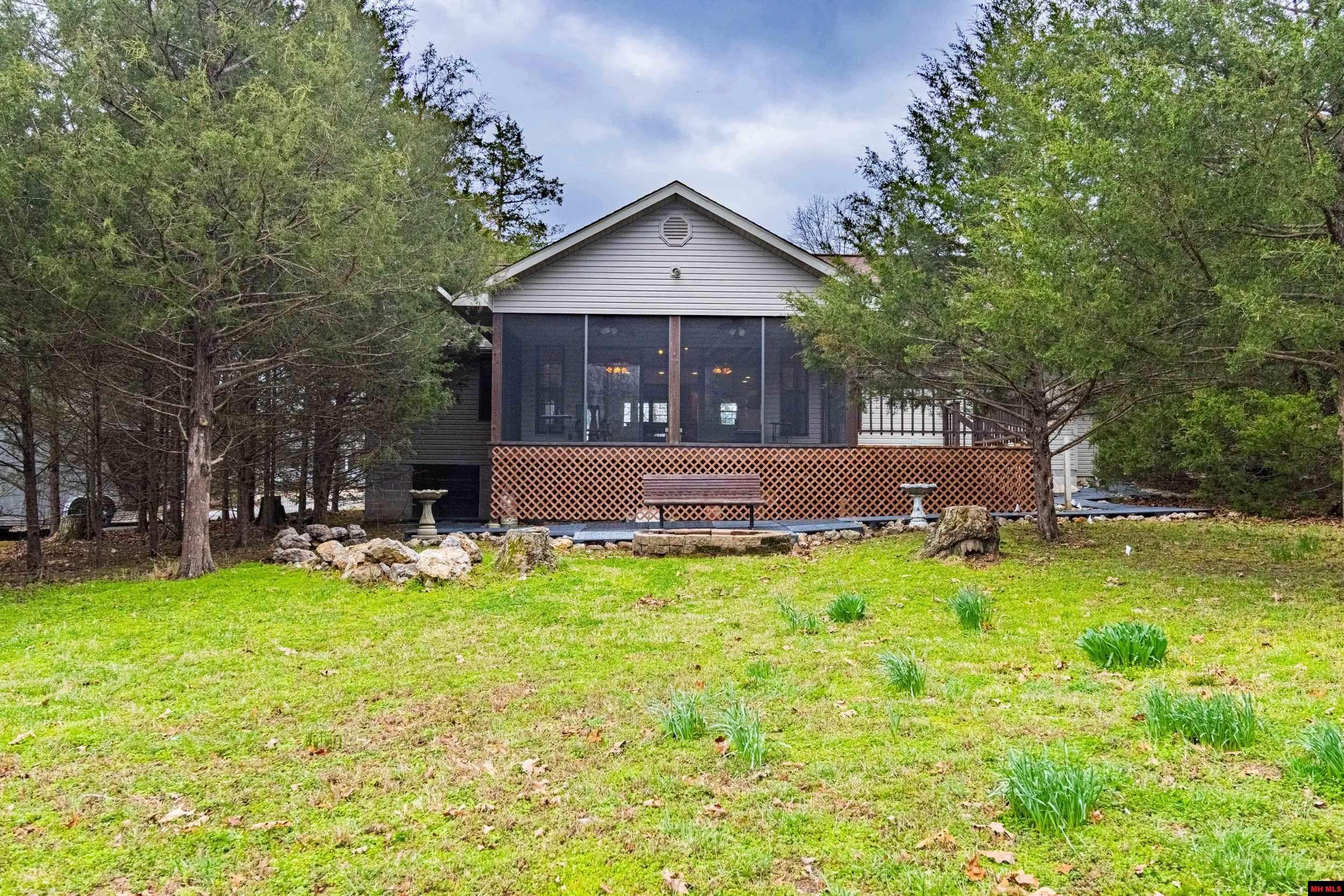 110 Lake Forest Circle