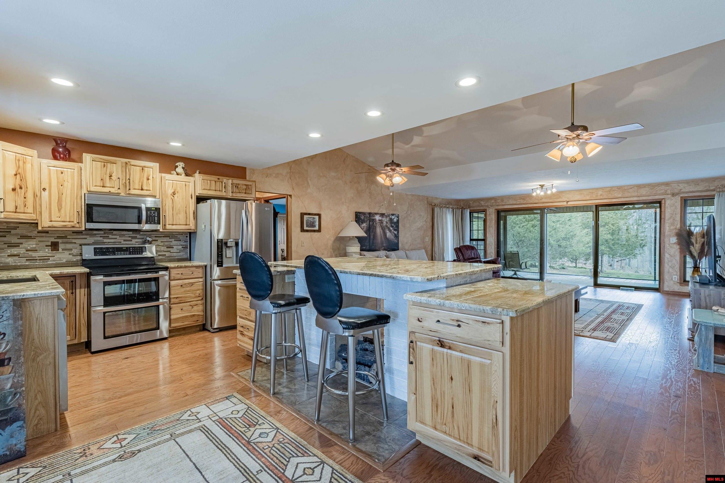 110 Lake Forest Circle