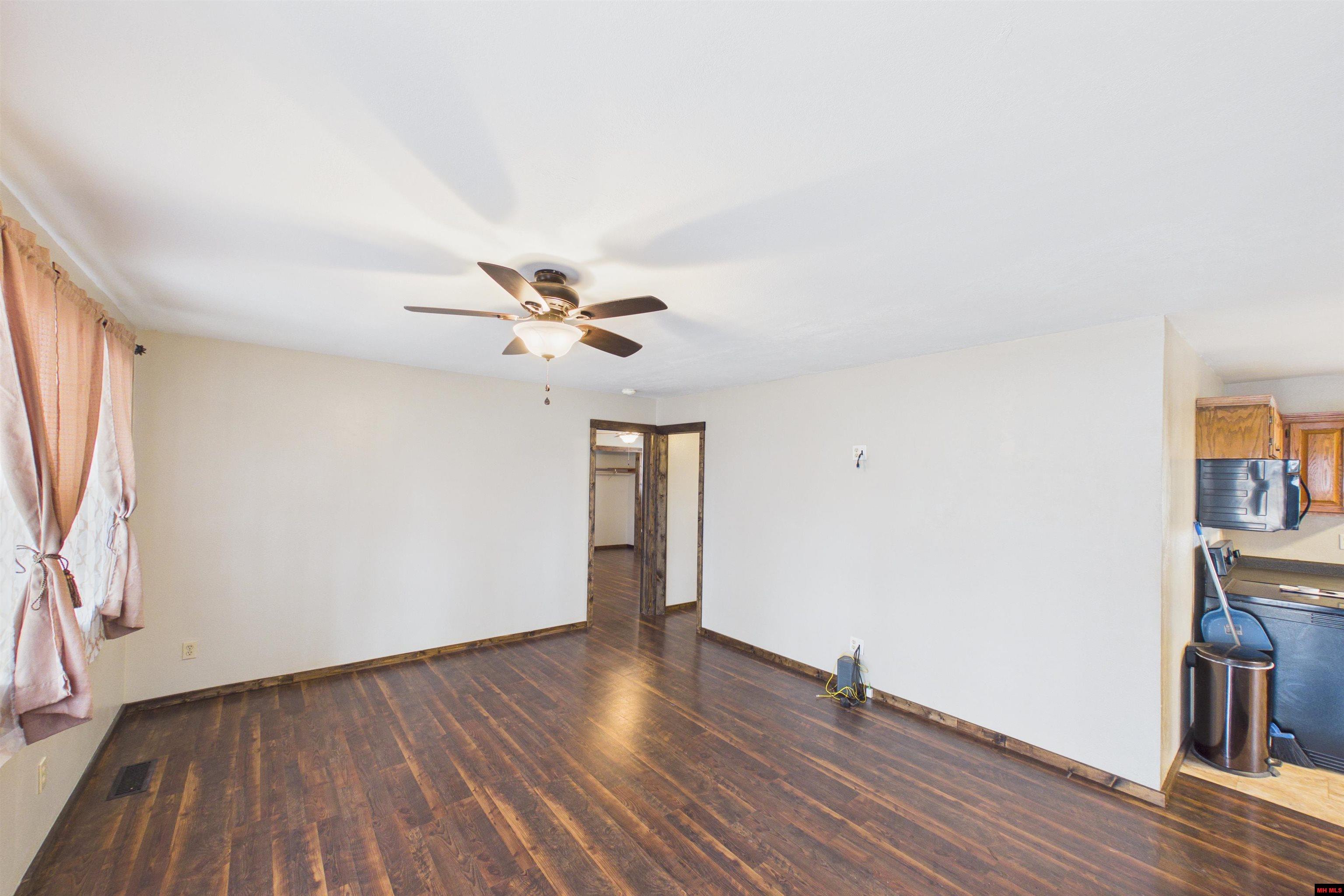 16498 Hwy 62/412 West