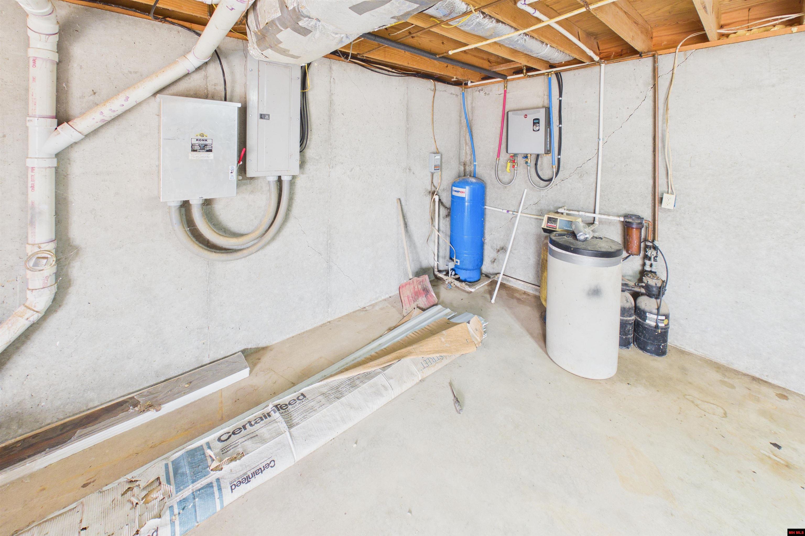 16498 Hwy 62/412 West