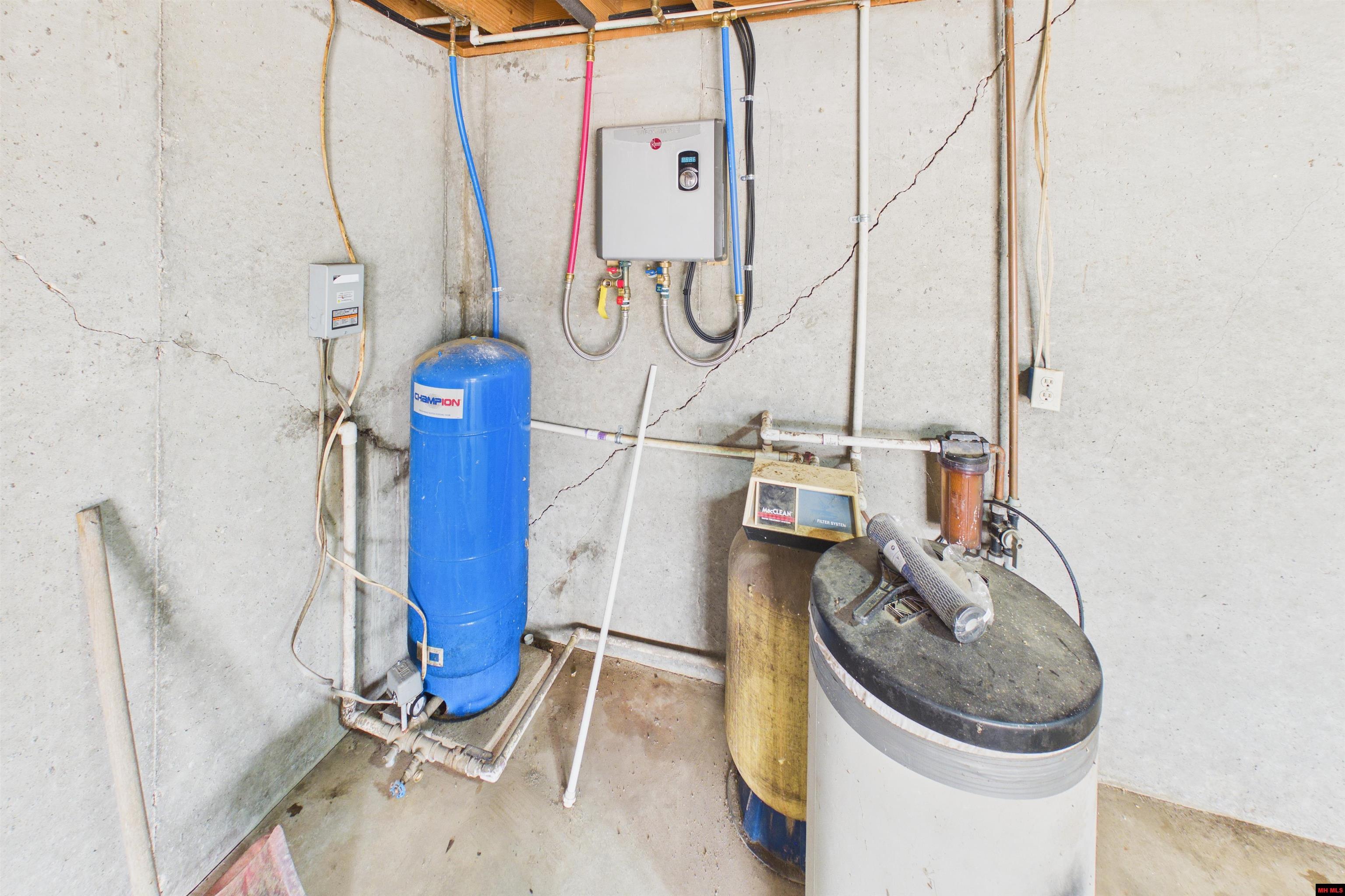 16498 Hwy 62/412 West