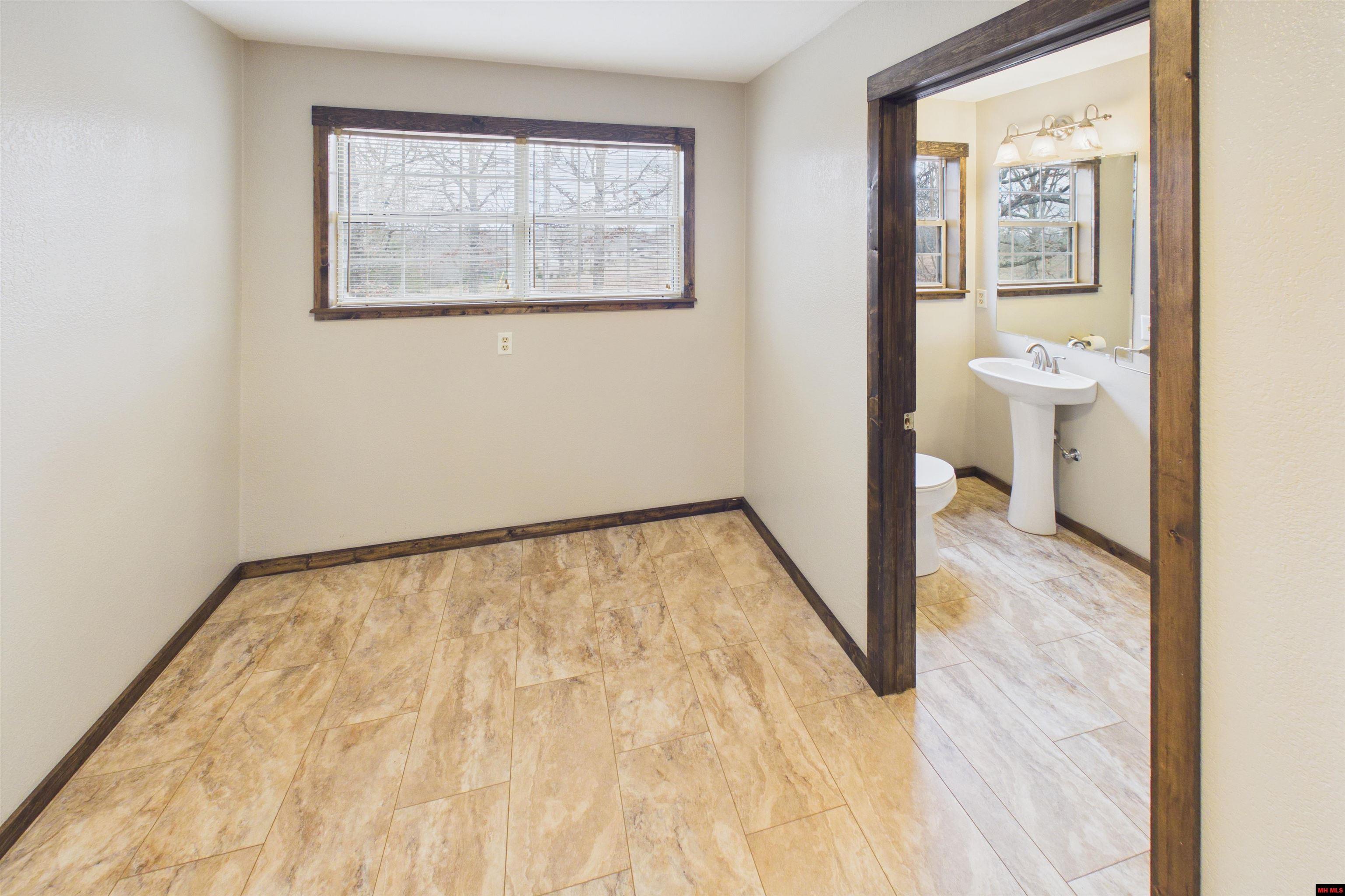 16498 Hwy 62/412 West