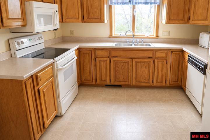 1117 CR 784 Mountain Home, AR