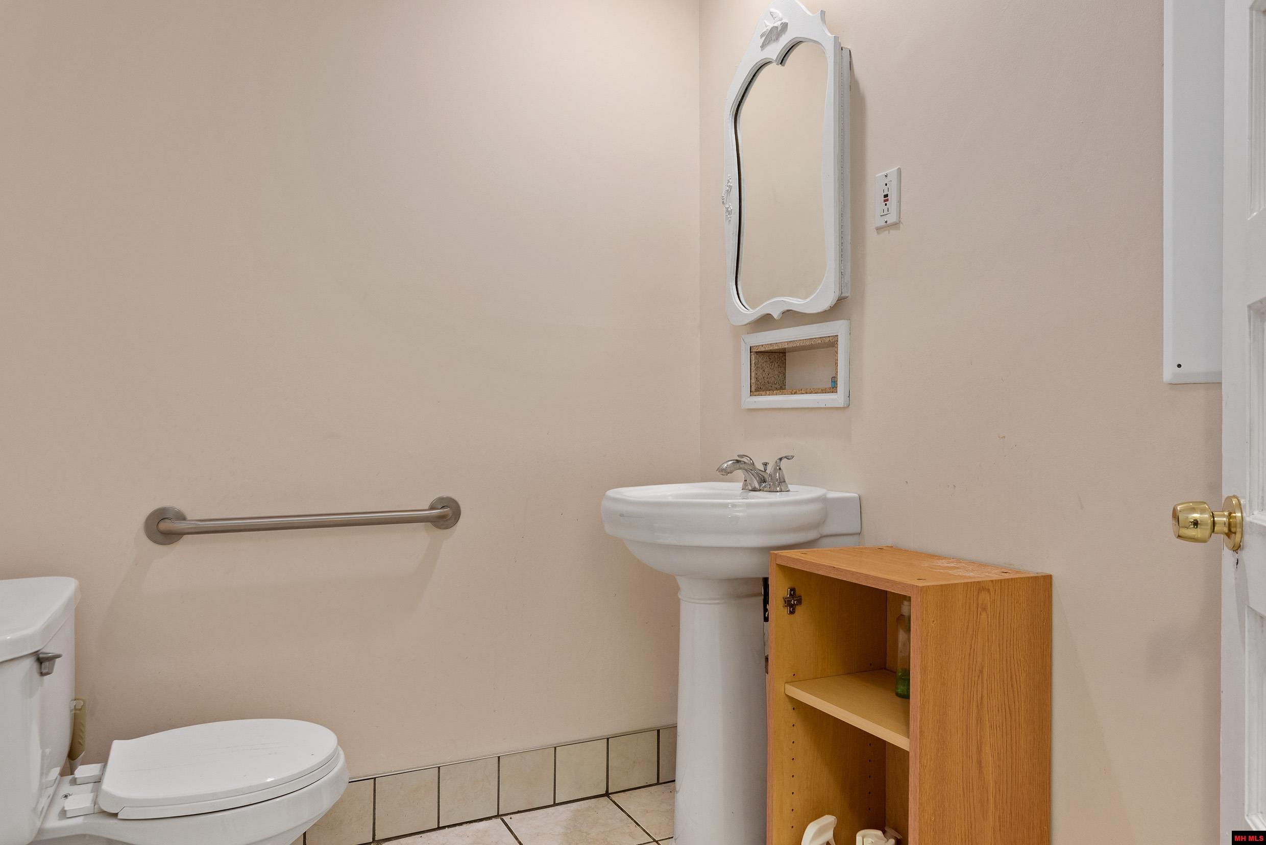 1200 HWY 201 NORTH Mountain Home, AR