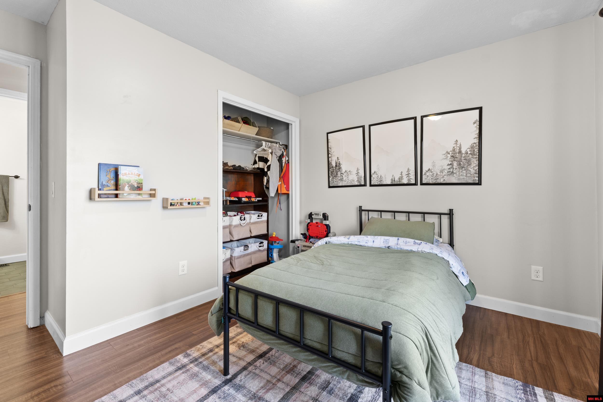 152 Blou Clower Point