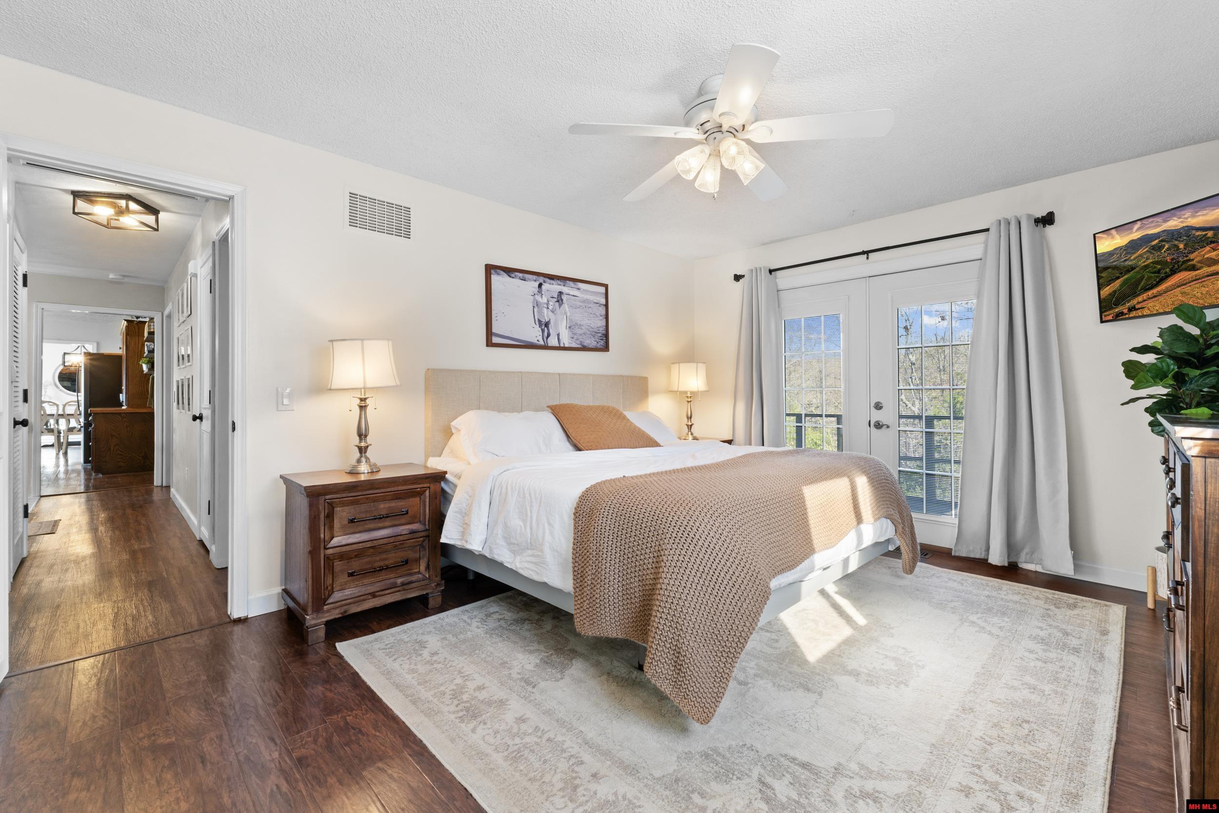 152 Blou Clower Point