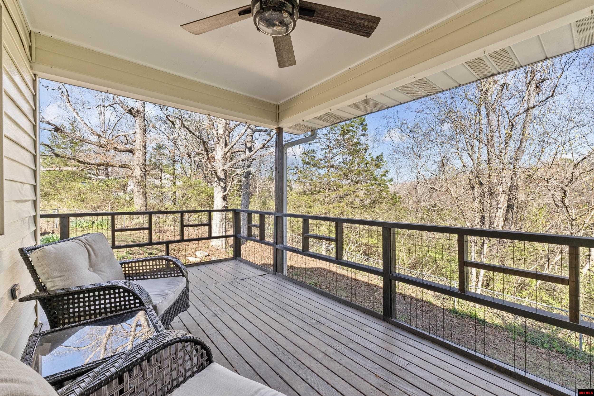 152 Blou Clower Point