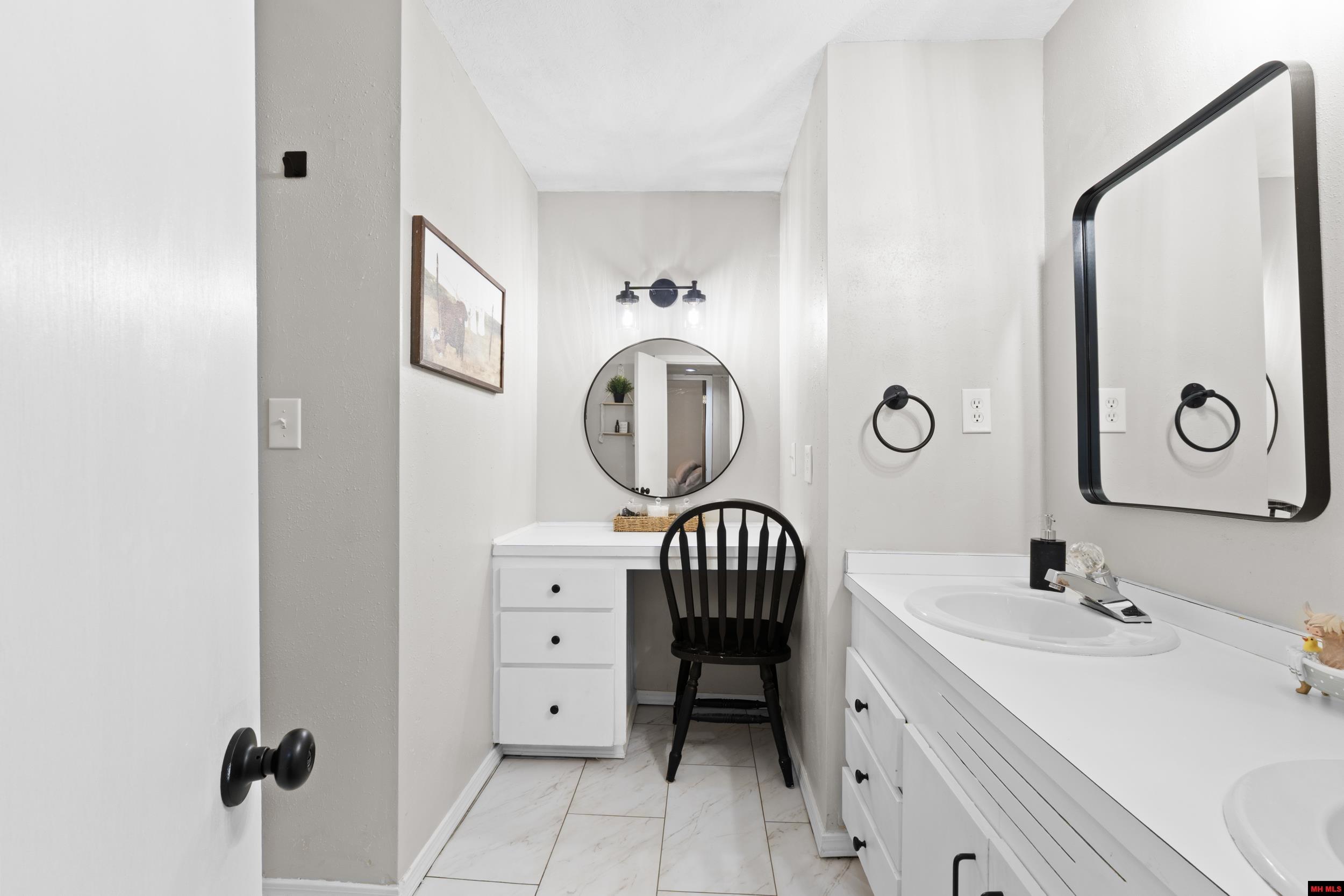 152 Blou Clower Point