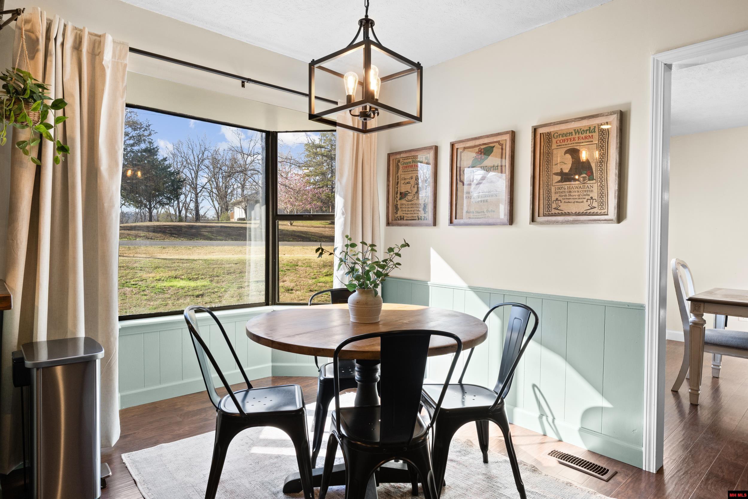 152 Blou Clower Point