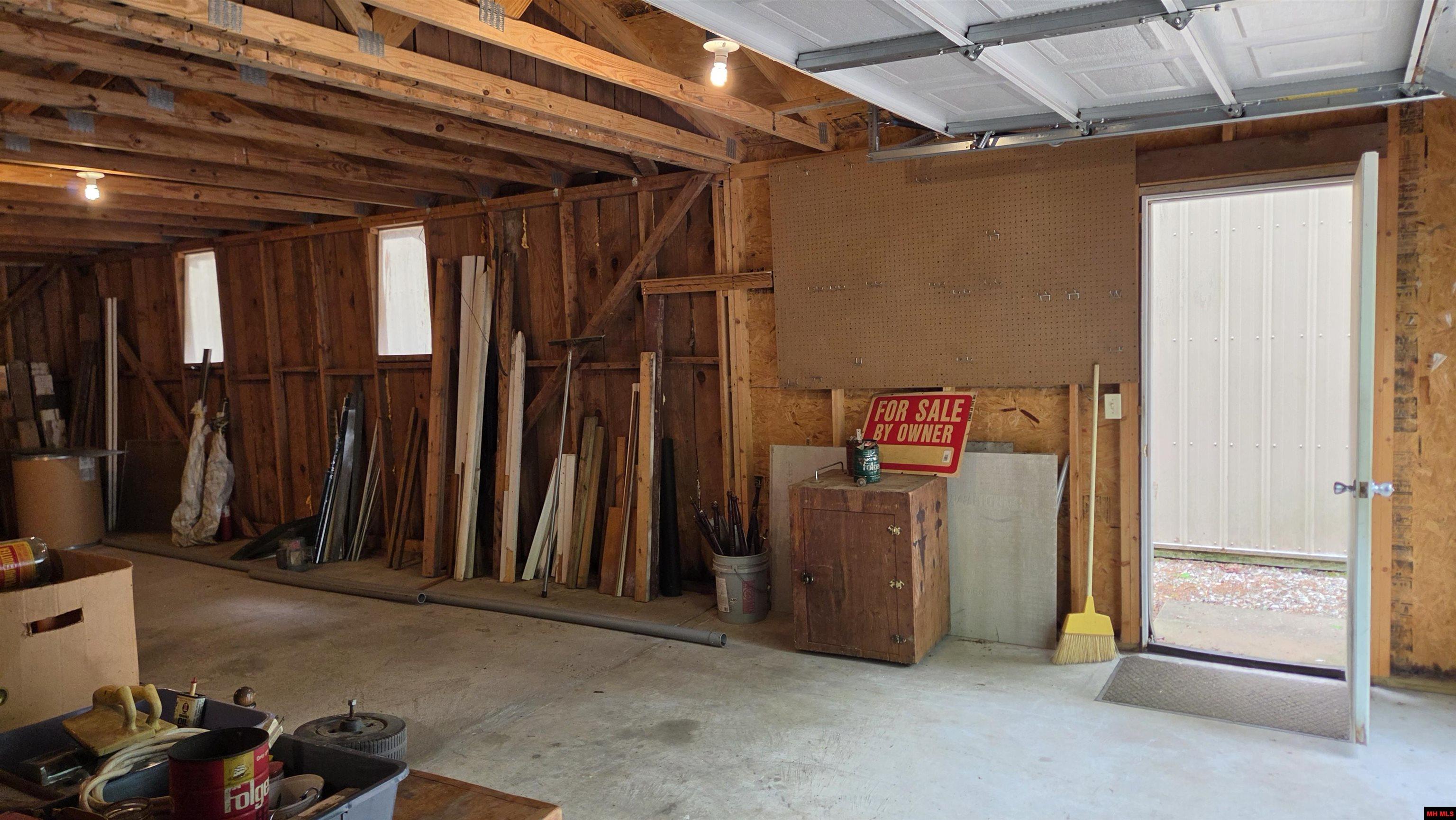 165 HOWARD CREEK ROAD Midway, AR 72651