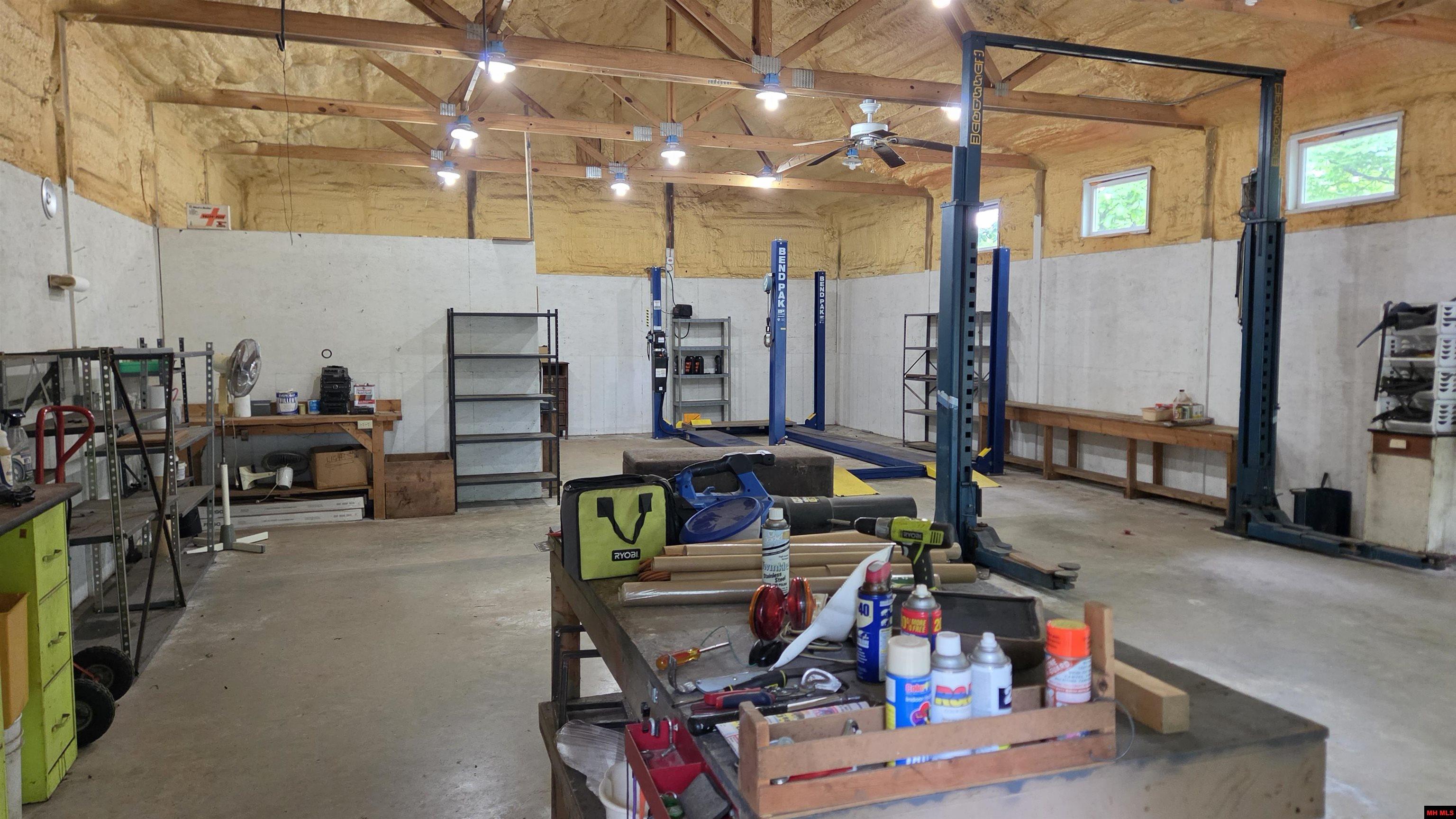 165 HOWARD CREEK ROAD Midway, AR 72651