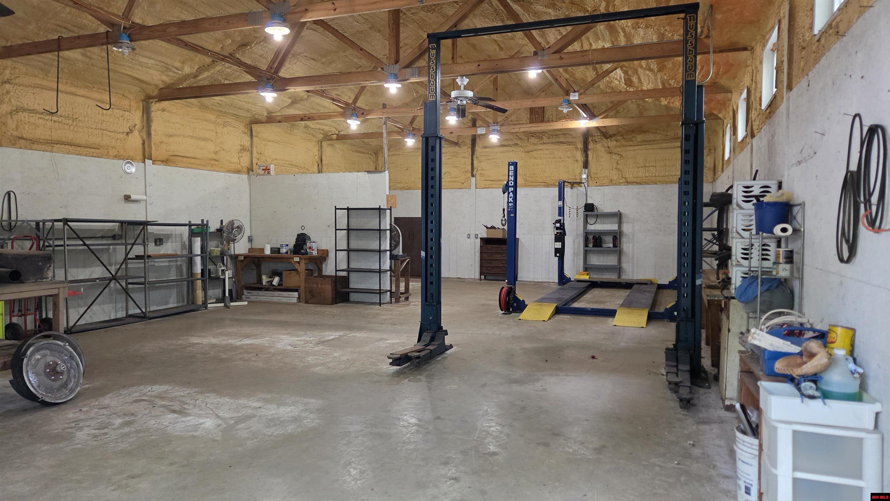 165 HOWARD CREEK ROAD Midway, AR 72651