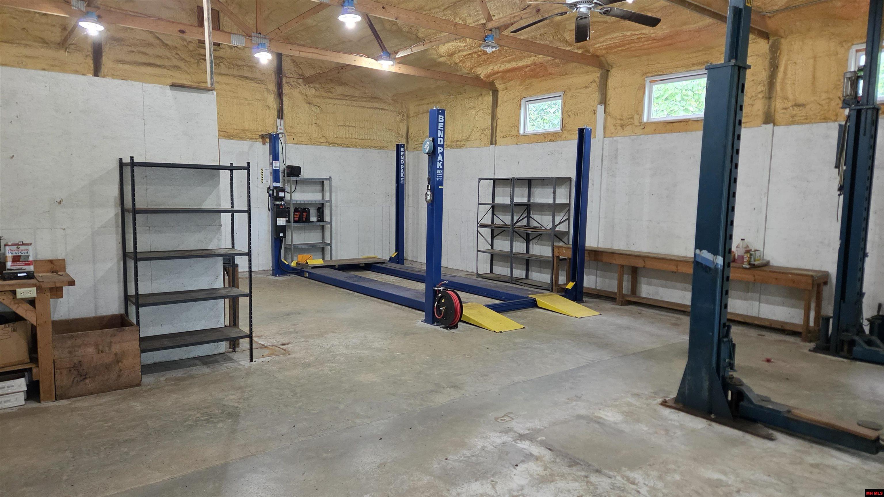 165 HOWARD CREEK ROAD Midway, AR 72651
