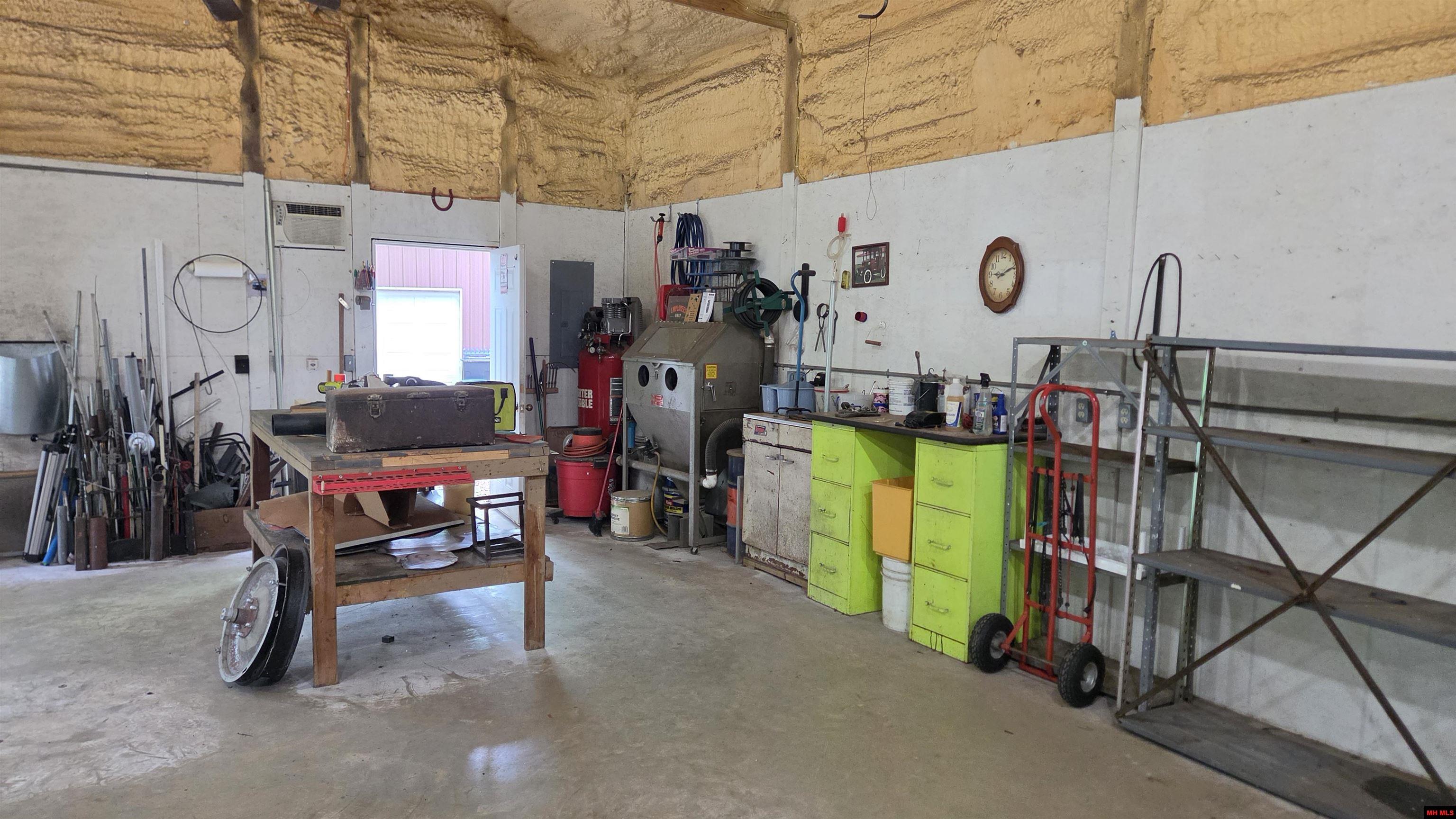 165 HOWARD CREEK ROAD Midway, AR 72651