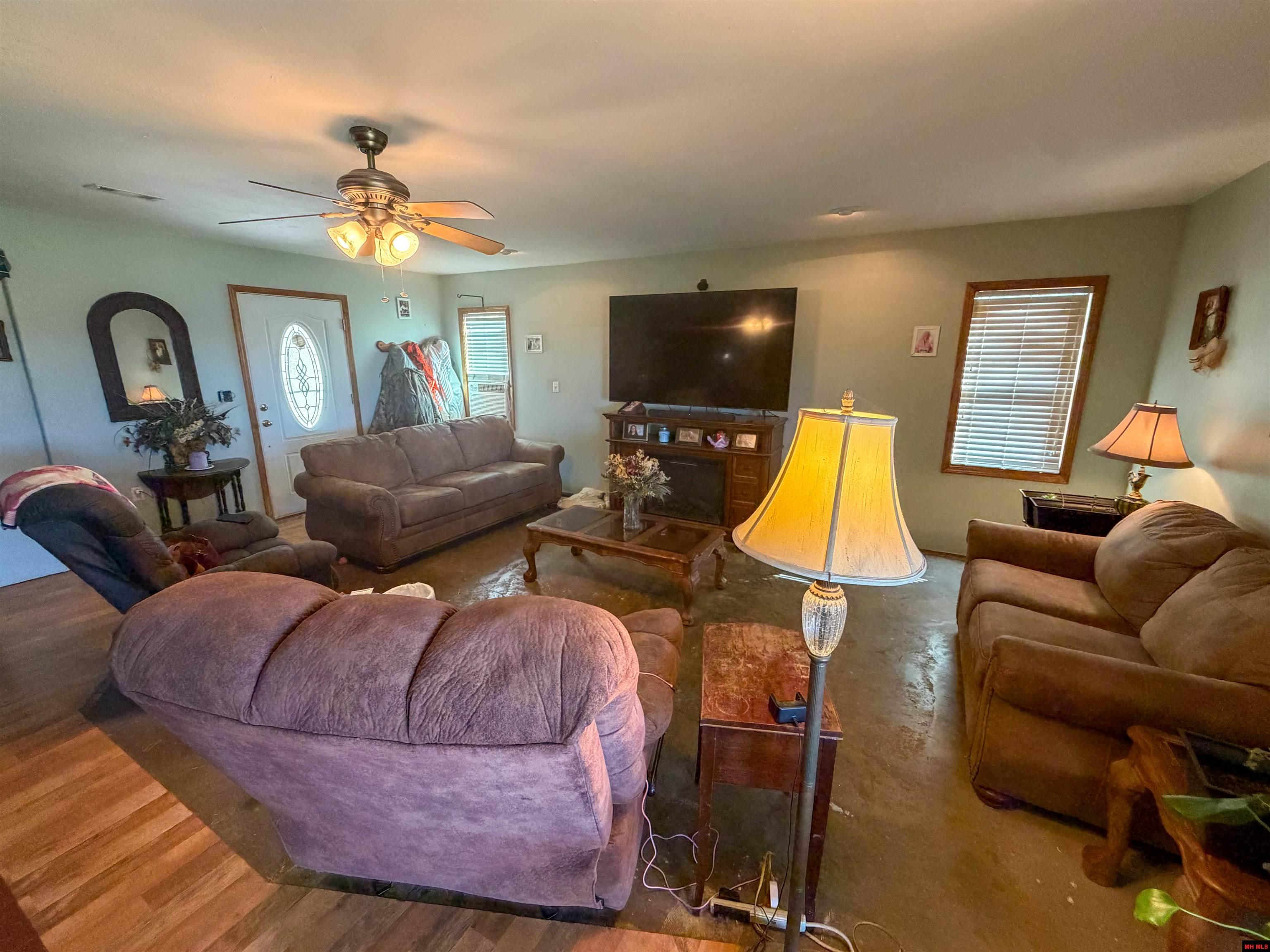 211 Featherhill Terrace