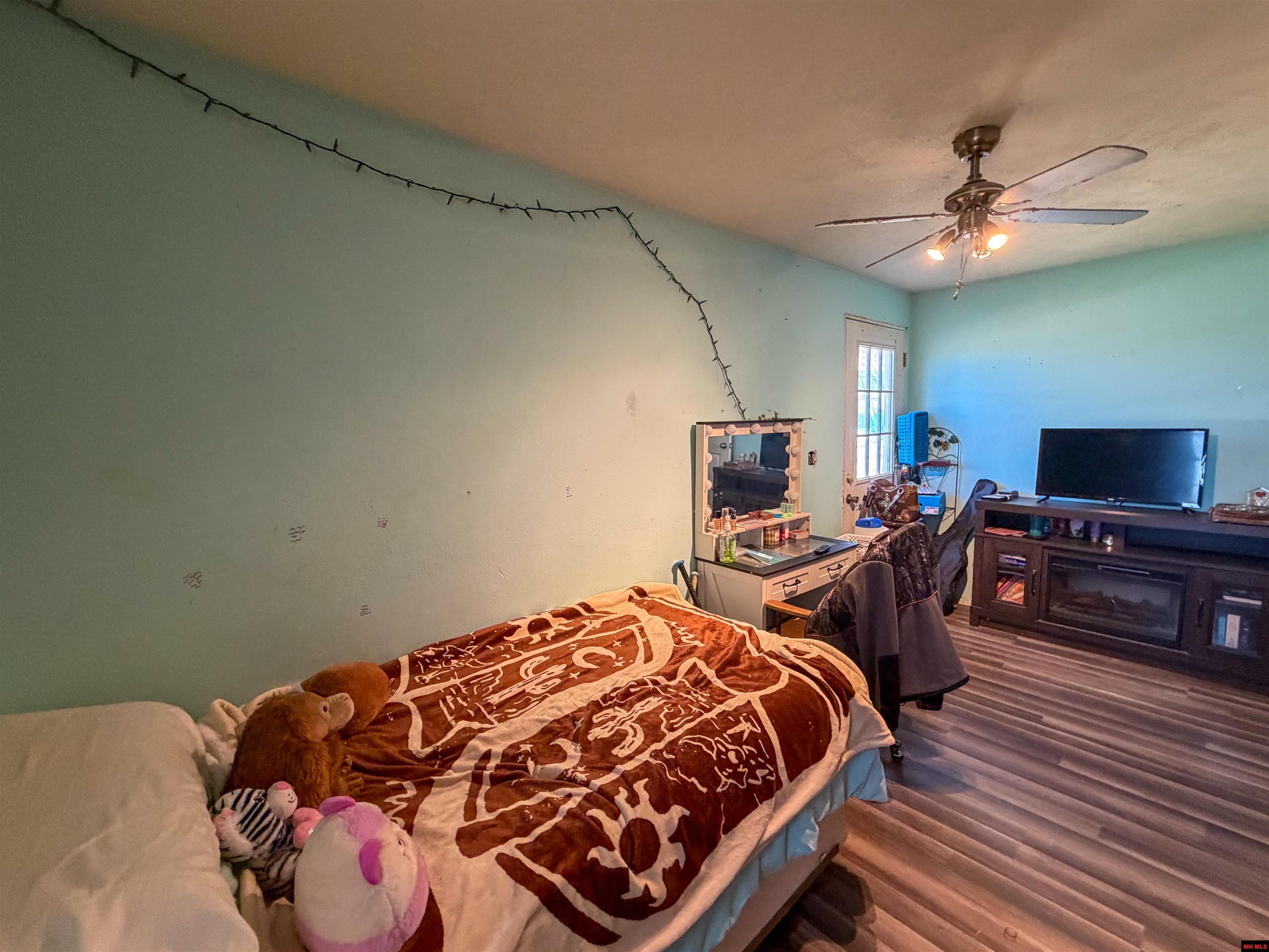 211 Featherhill Terrace