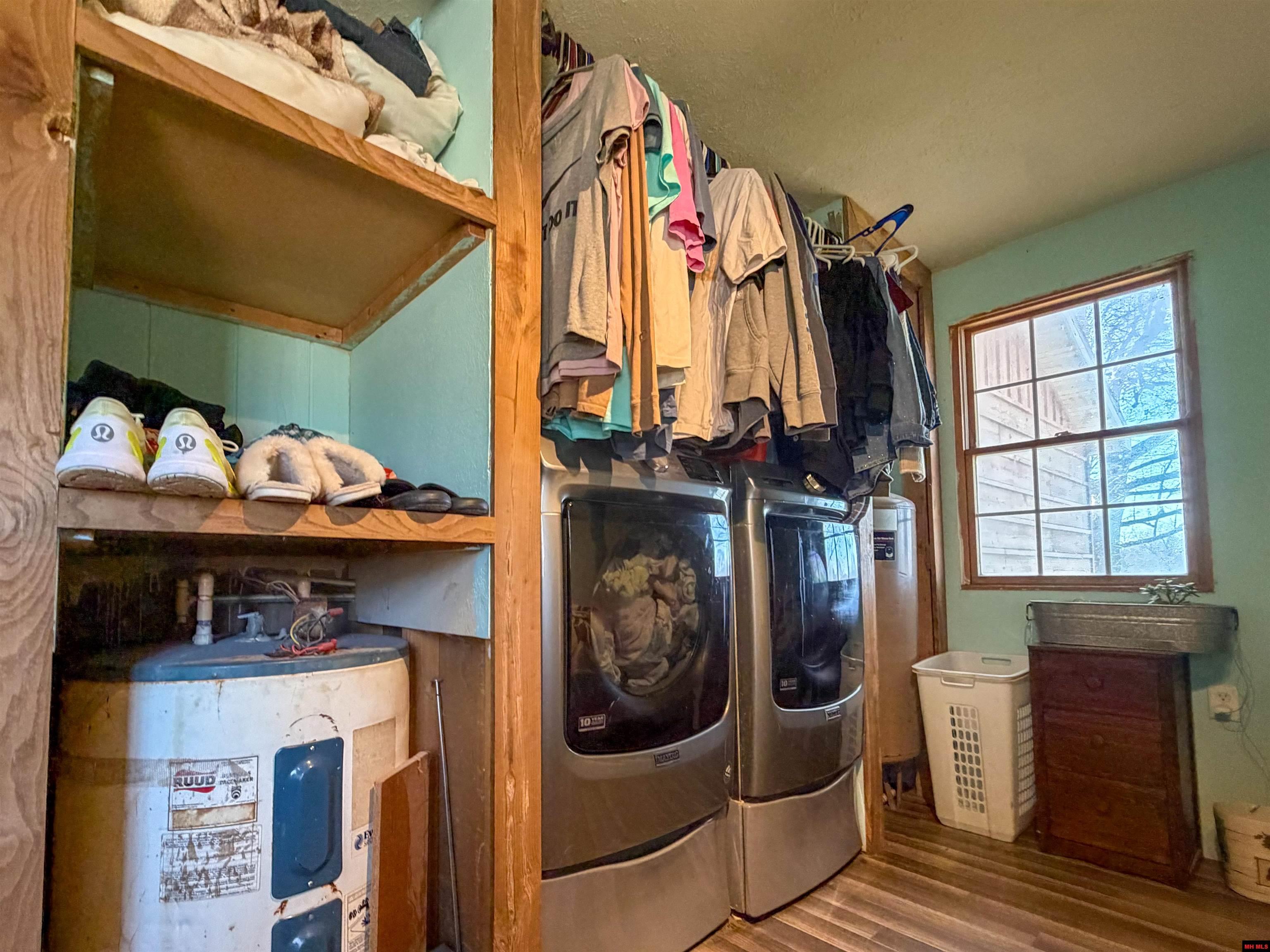 211 Featherhill Terrace