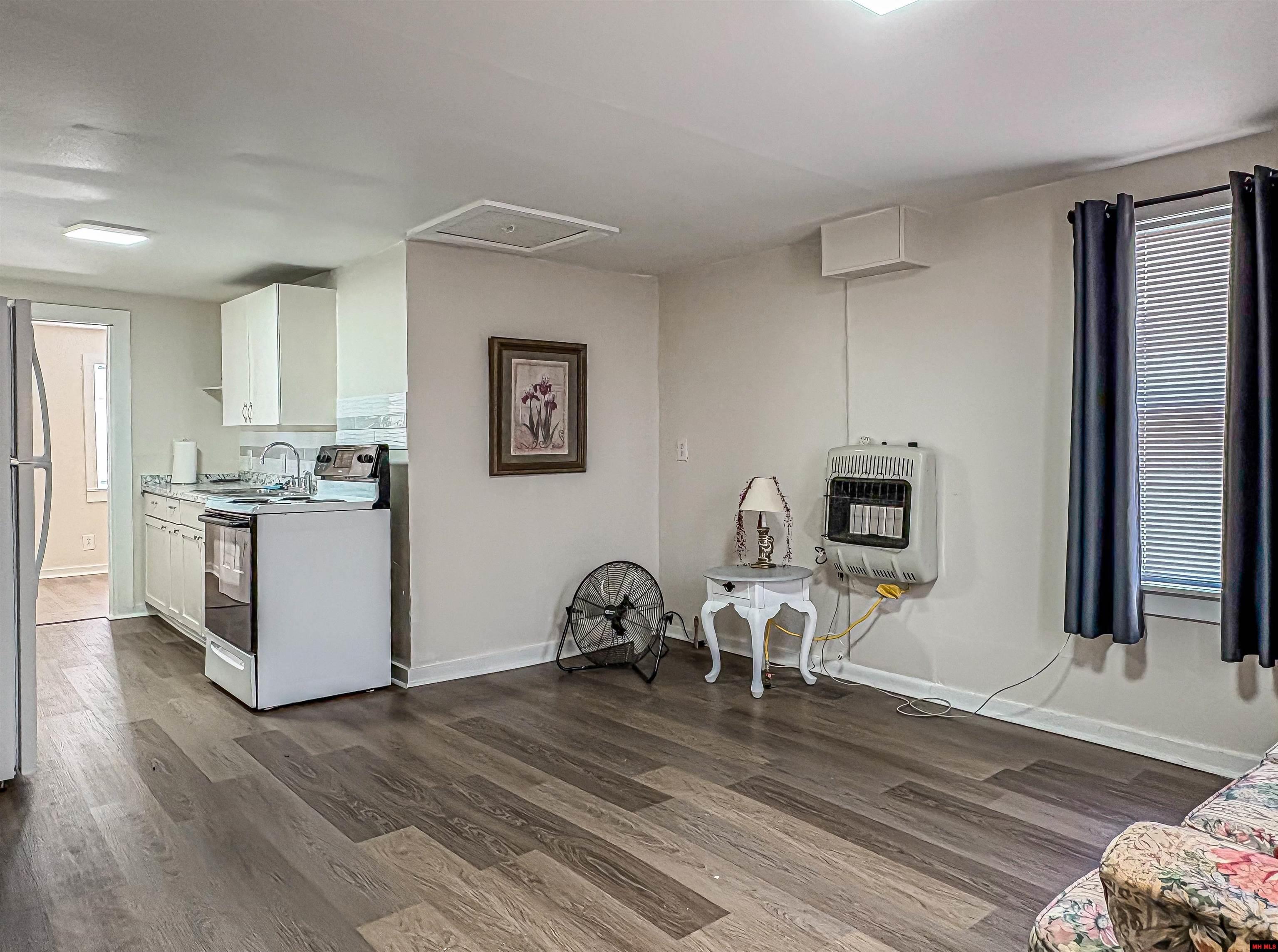 399 N College Street