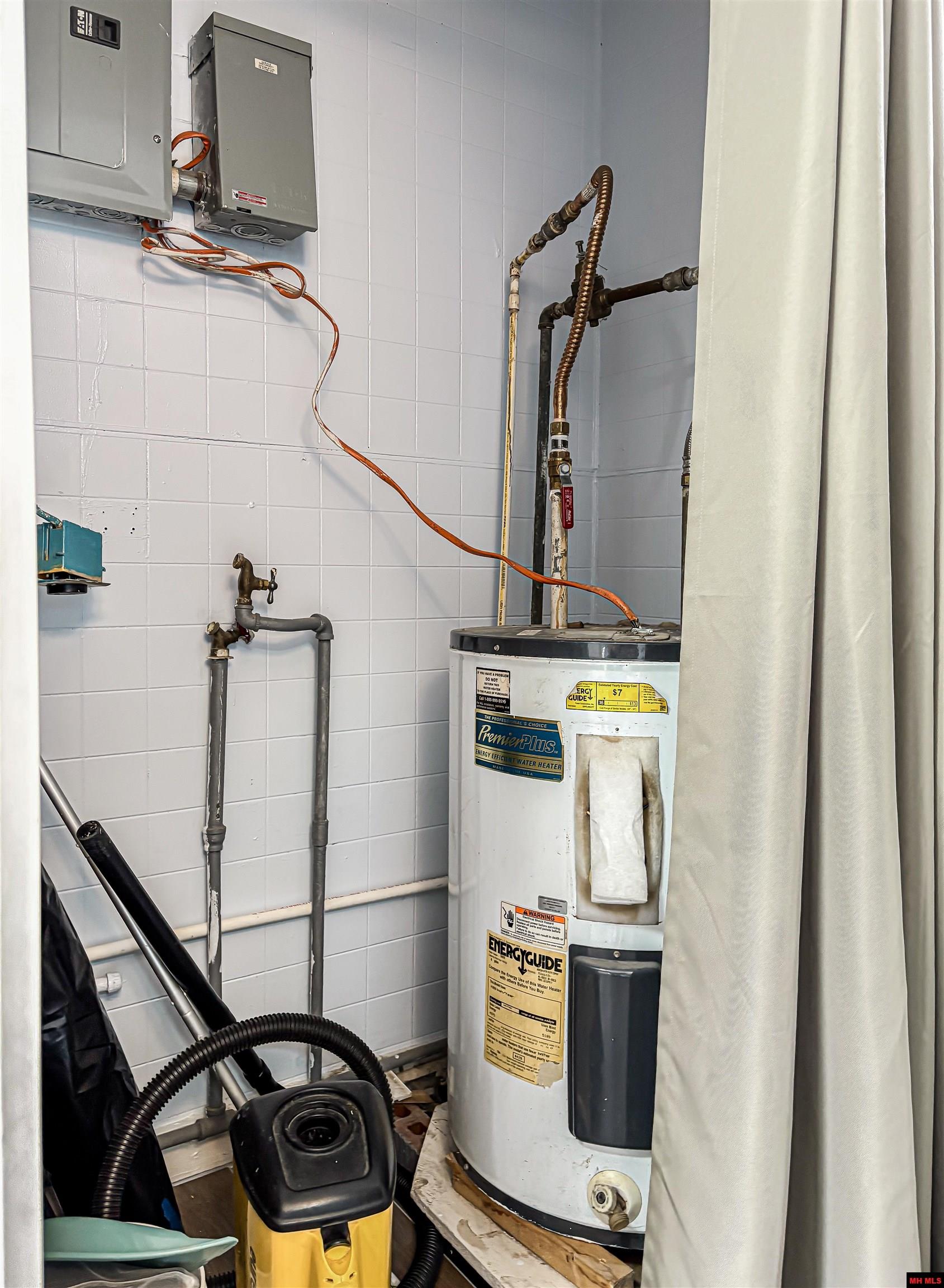 401 N College Street