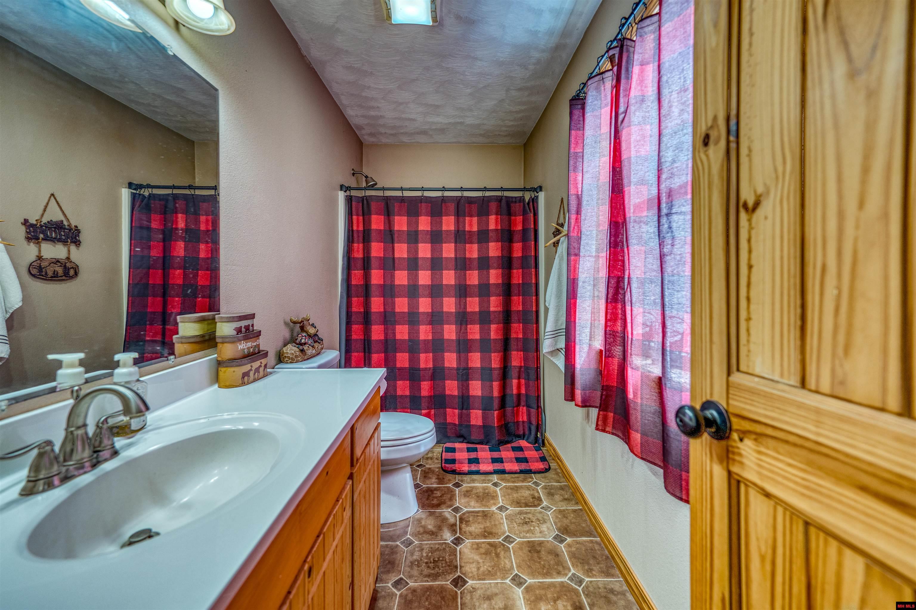 001-00063-001 Cozahome Road