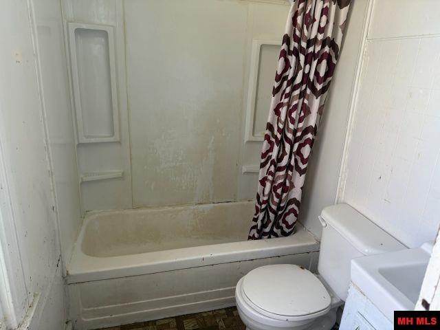 400 N ESTES AVENUE Yellville, AR