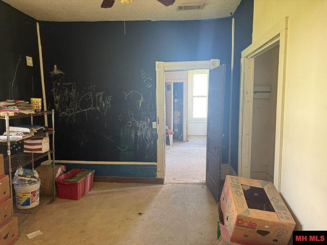 400 N ESTES AVENUE Yellville, AR