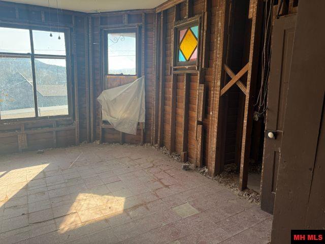 400 N ESTES AVENUE Yellville, AR