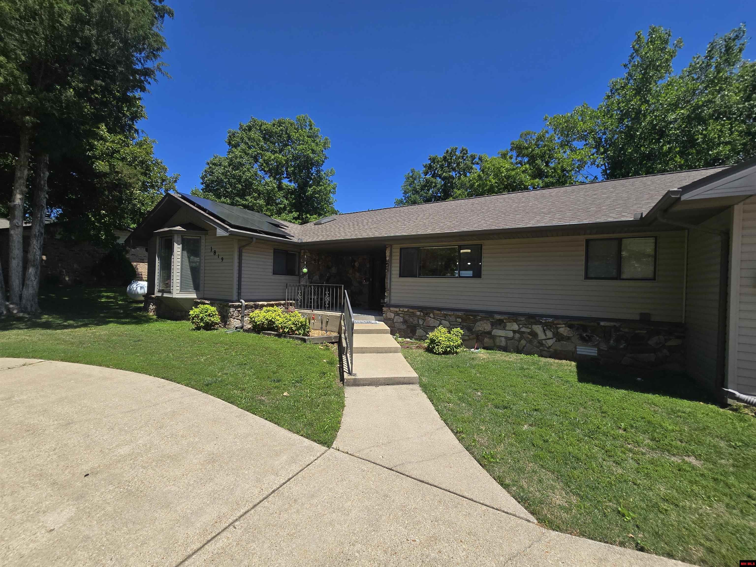 1819 Fairway Drive
