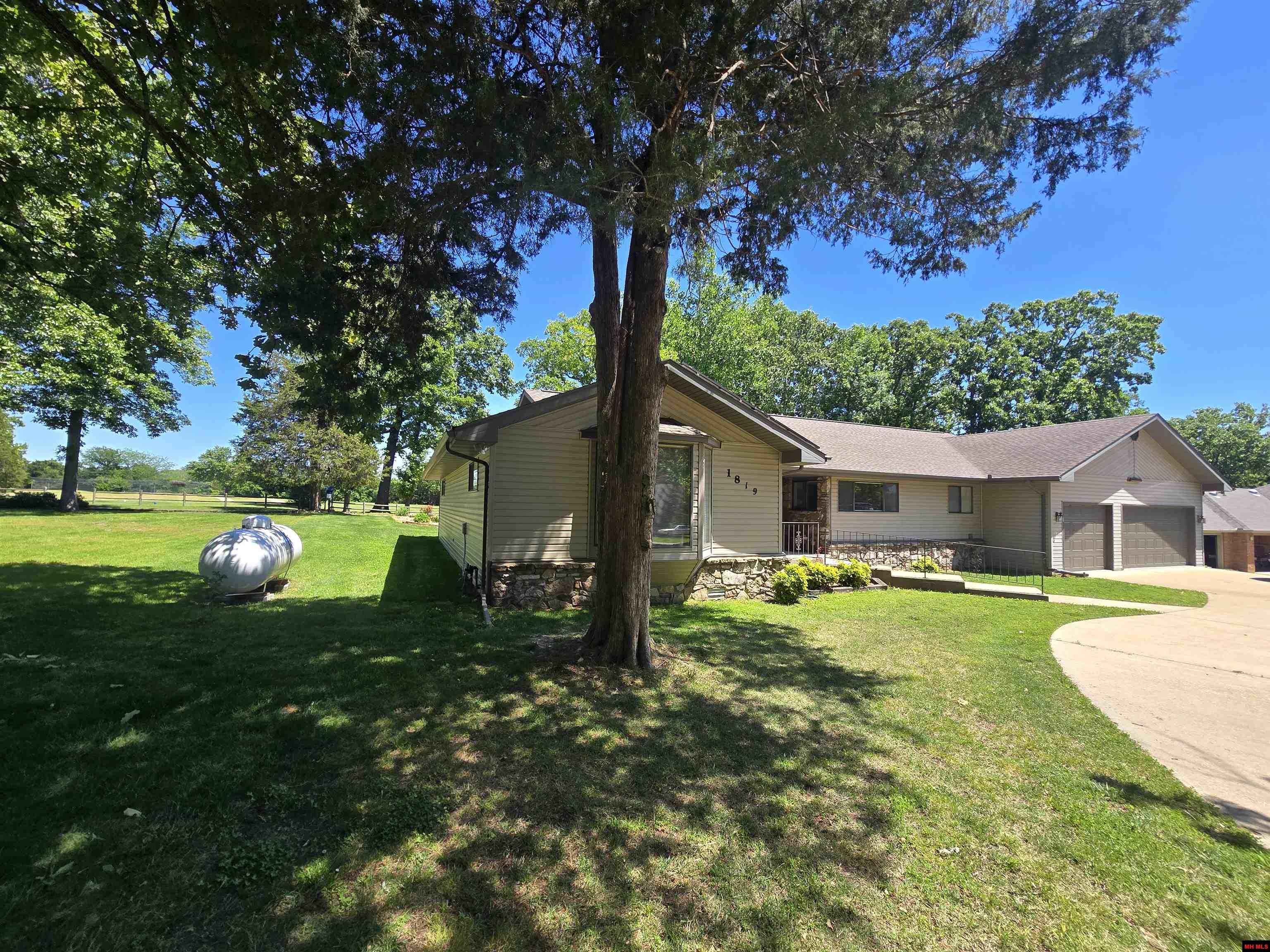 1819 Fairway Drive