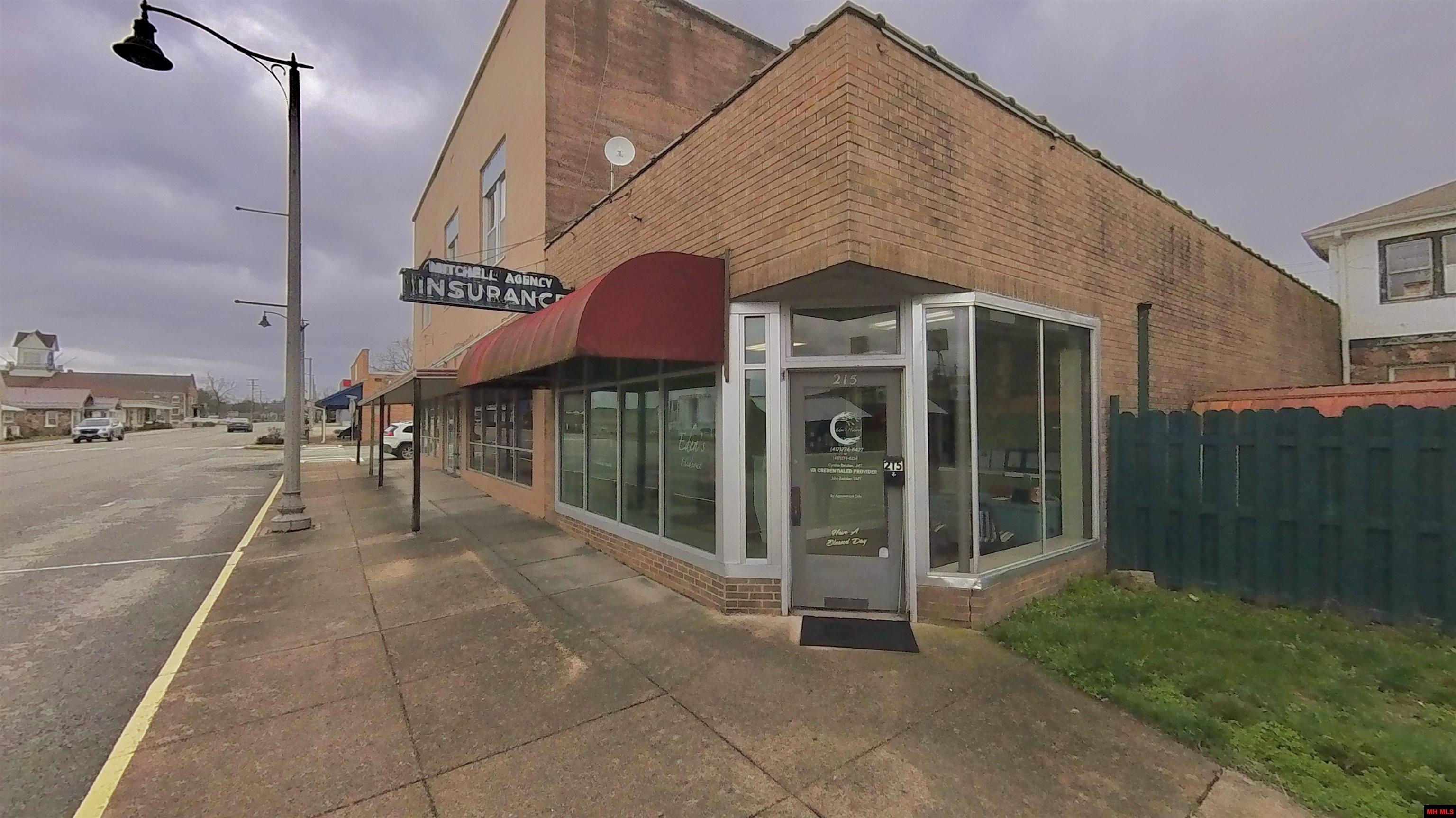 215 S GRAND AVENUE Houston, MO