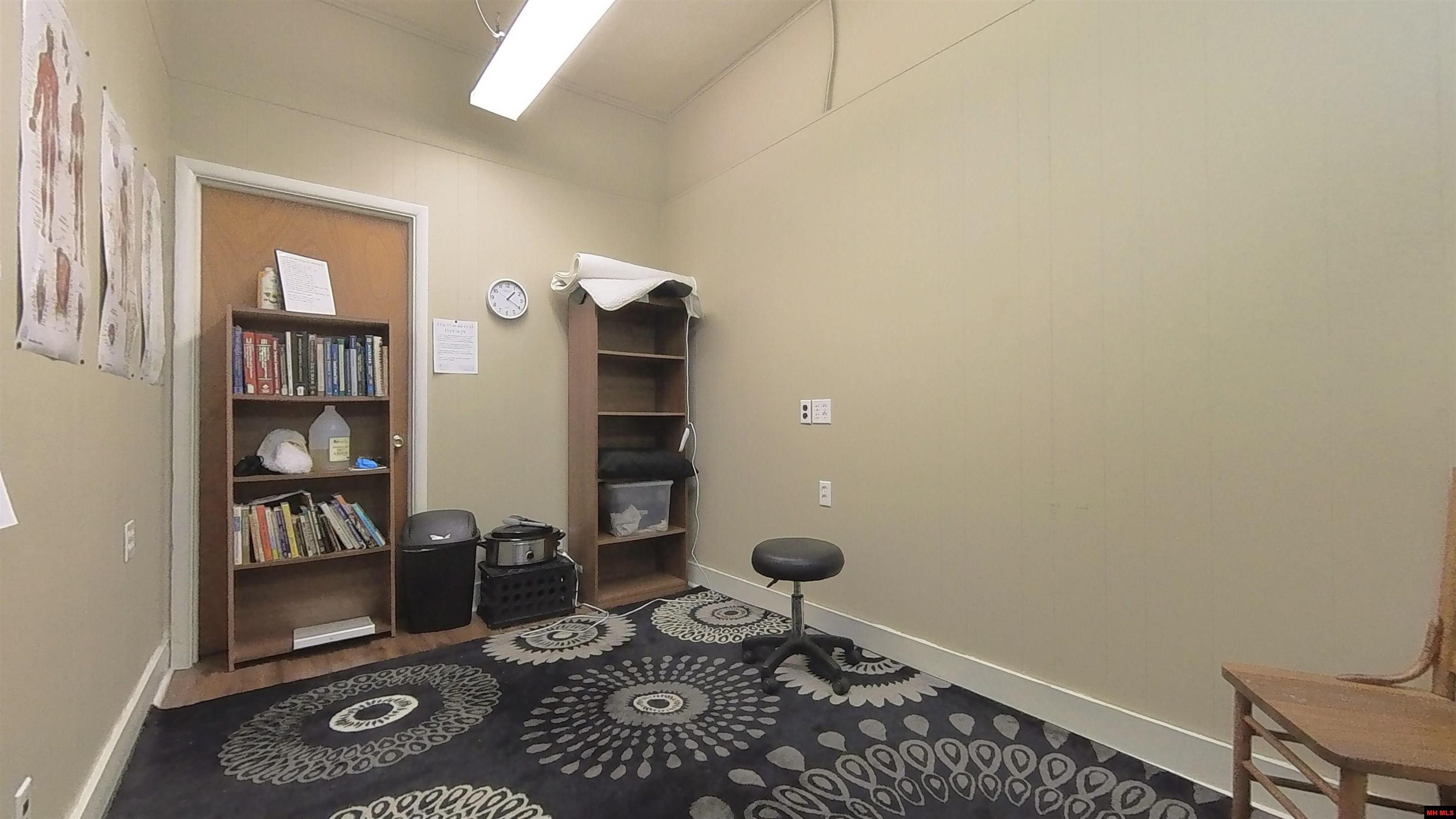 215 S GRAND AVENUE Houston, MO