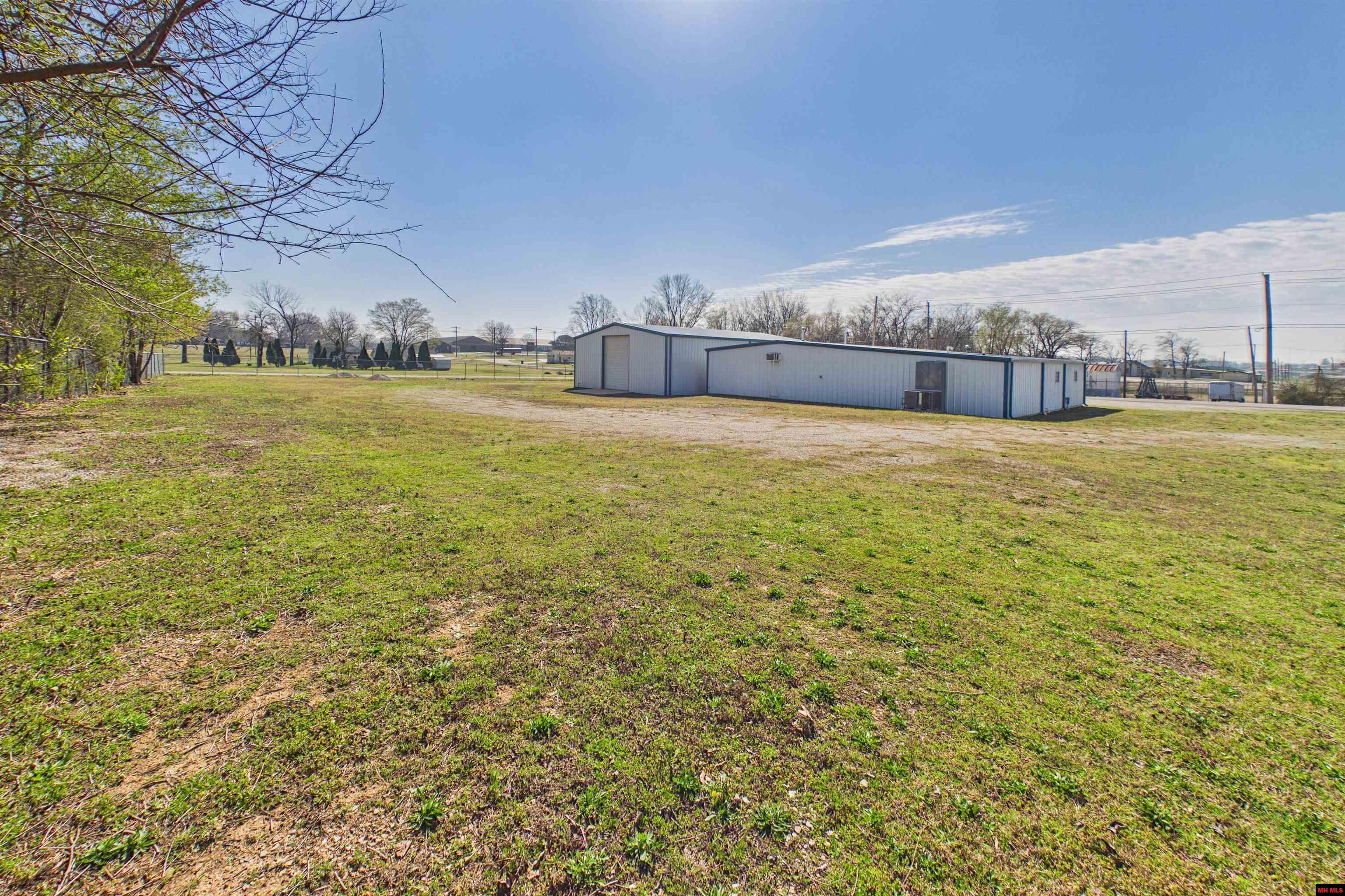 217/221 E 13TH STREET Mountain Home, AR