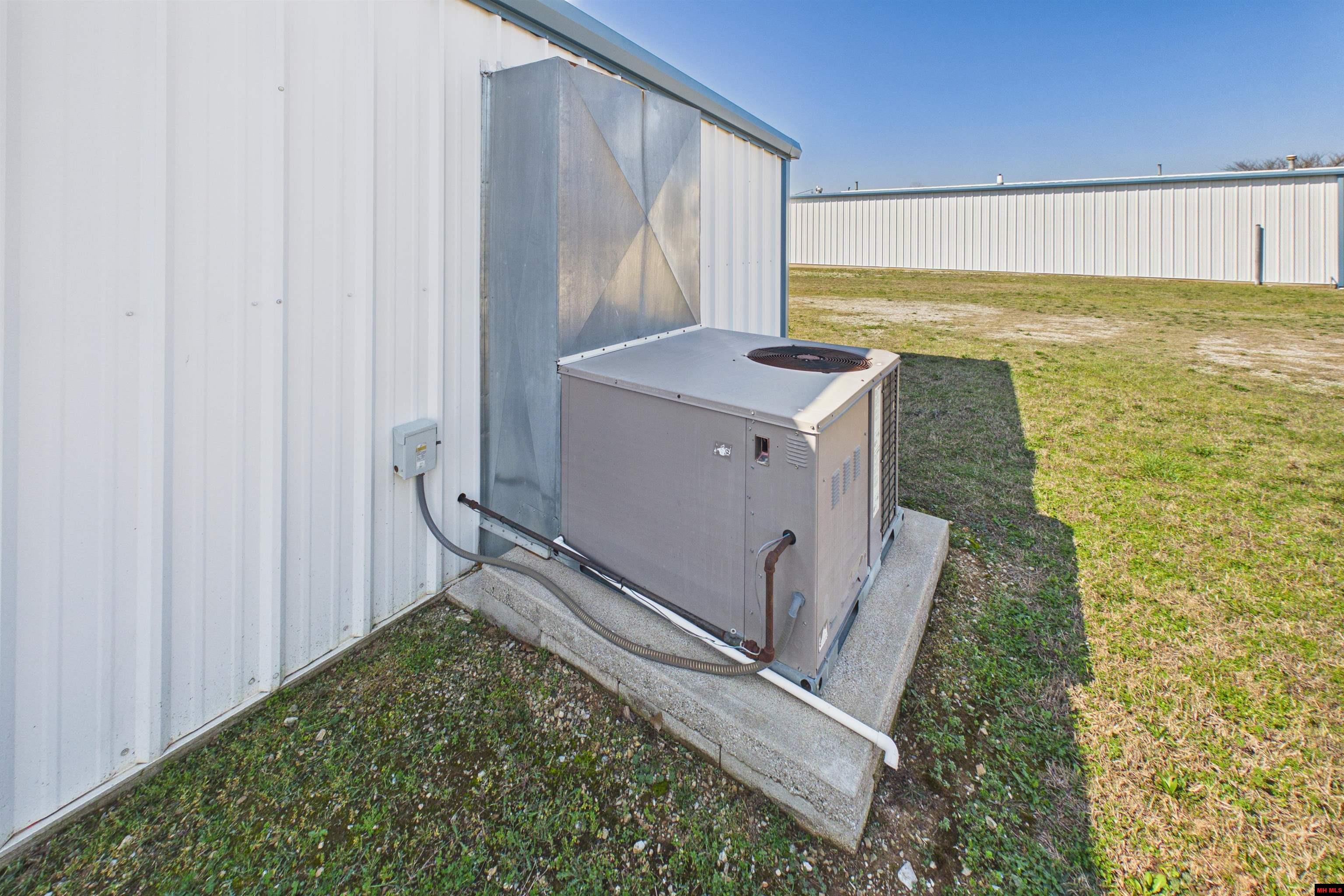 217/221 E 13TH STREET Mountain Home, AR