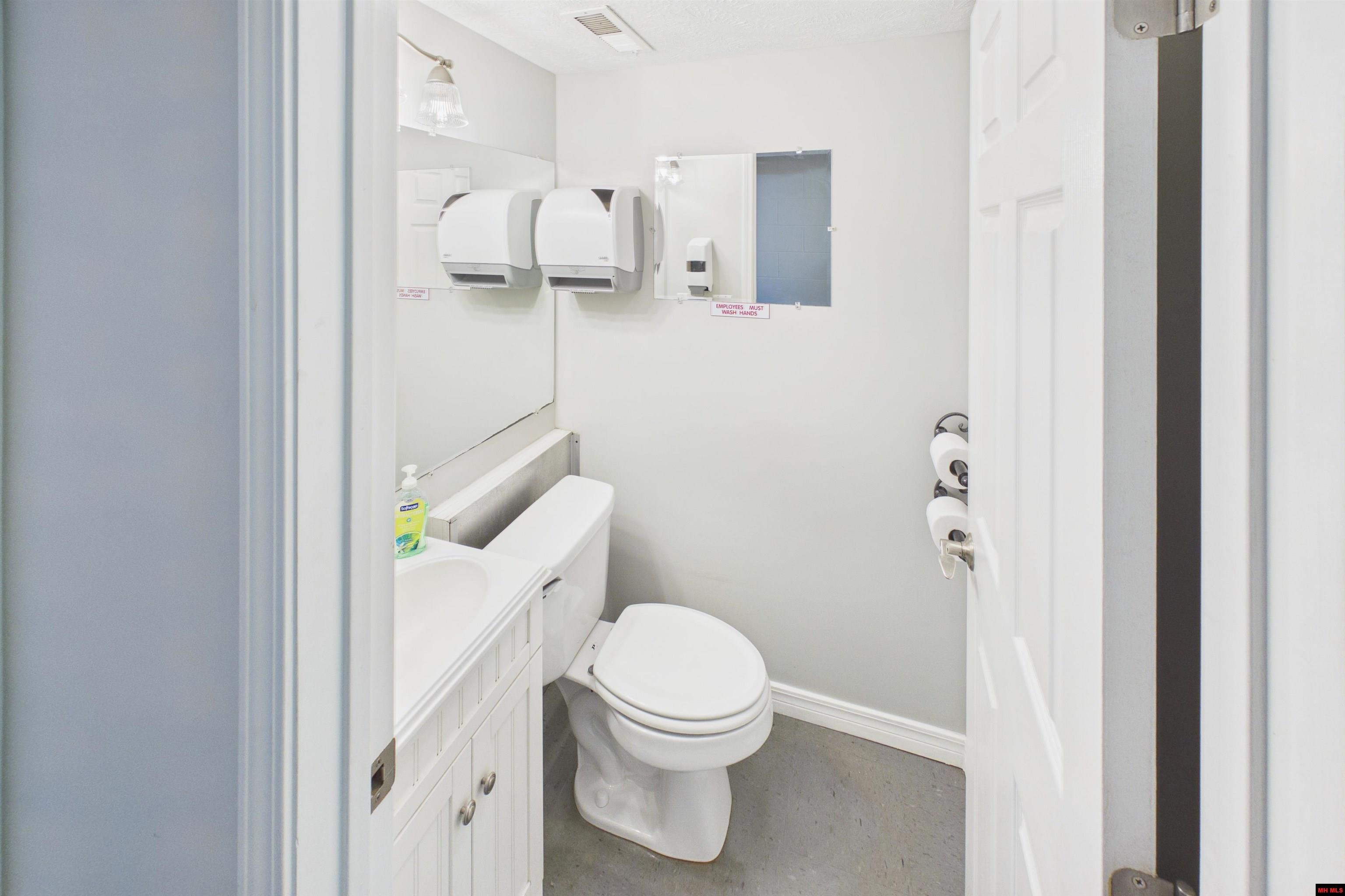 217/221 E 13TH STREET Mountain Home, AR