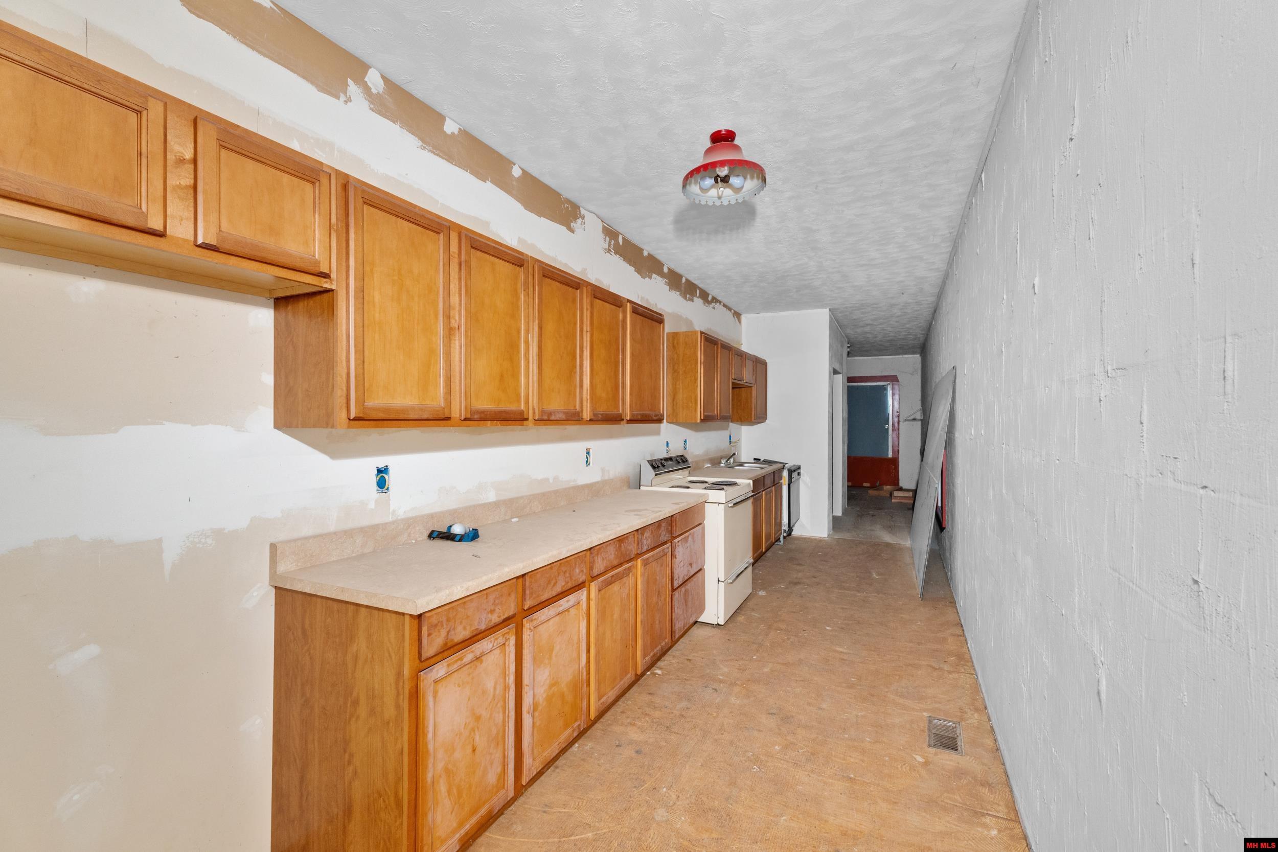 2169 HWY 62 WEST Mountain Home, AR